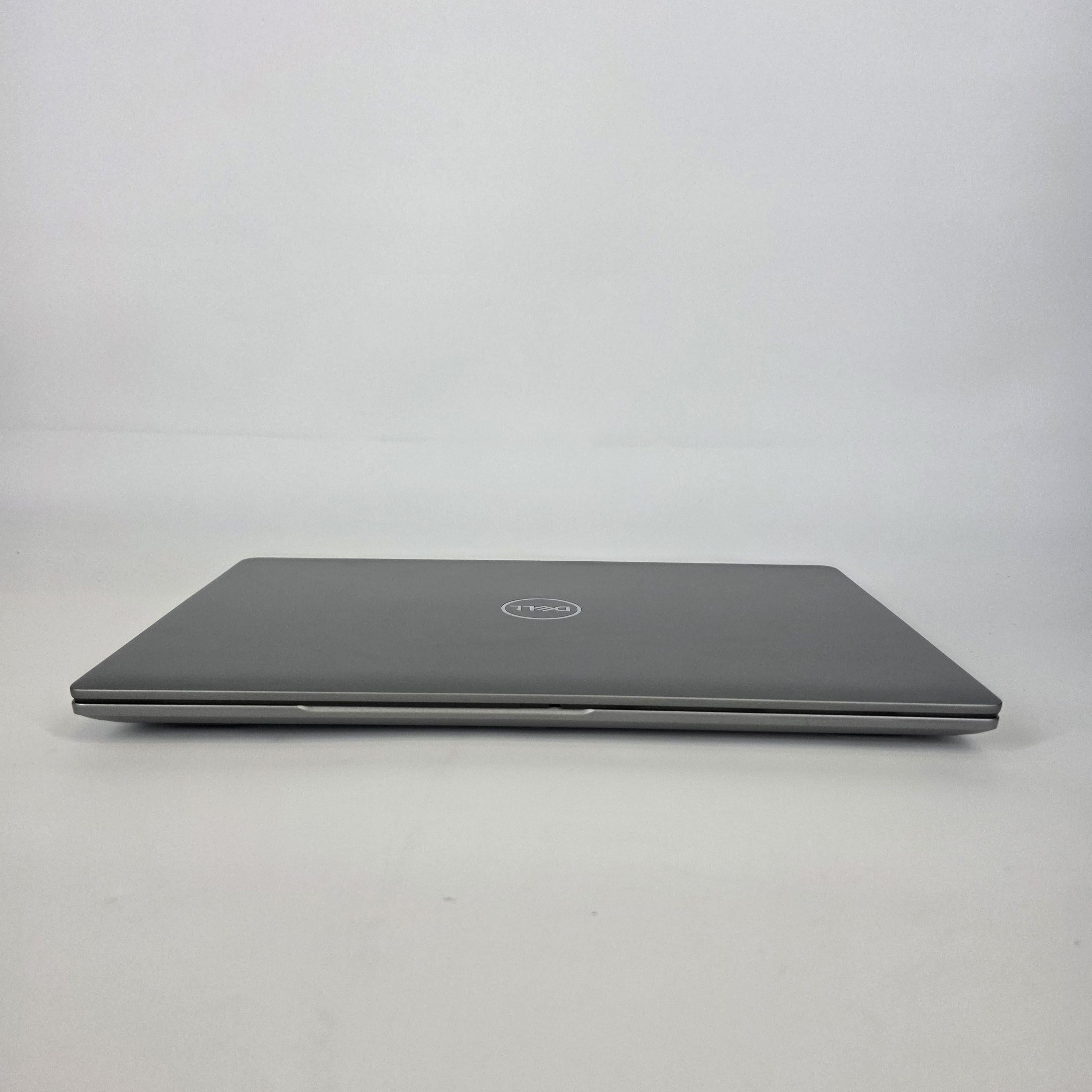 Dell Latitude 5540 15.6 Silver 1.9 GHz Intel Core i7 13th Gen. 32GB RAM 1TB Solid State Drive