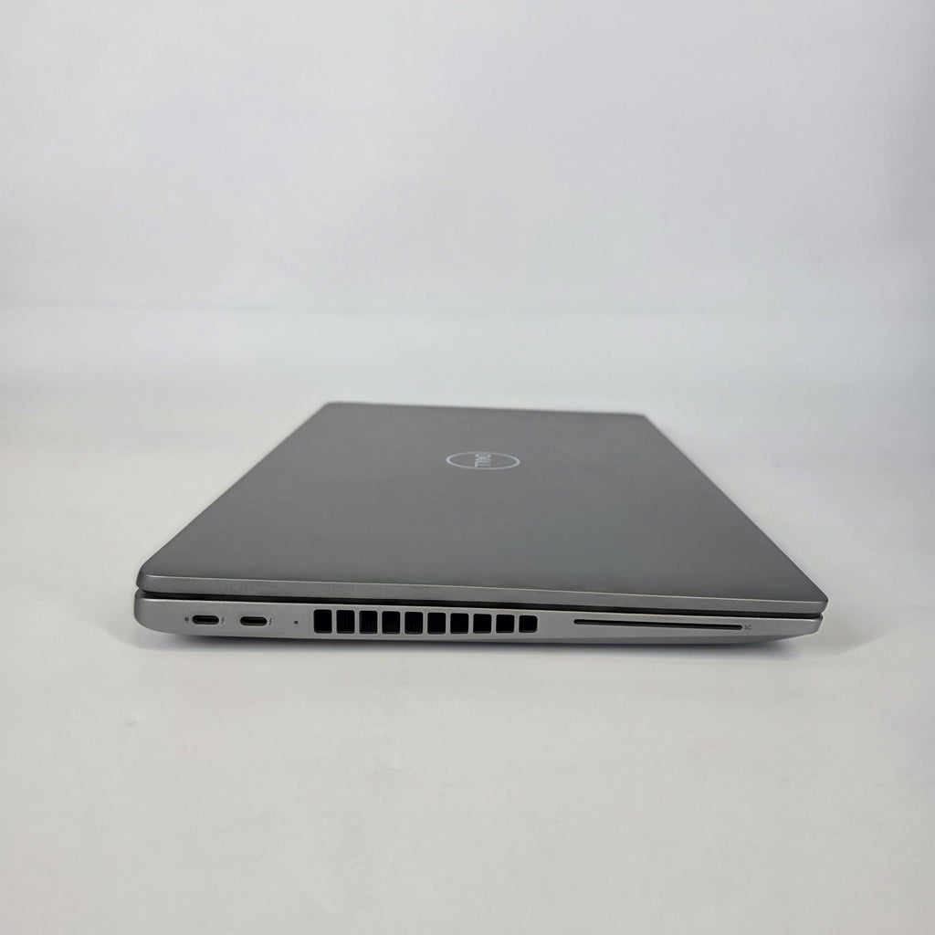 Dell Latitude 5540 15.6 Silver 1.9 GHz Intel Core i7 13th Gen. 32GB RAM 1TB Solid State Drive