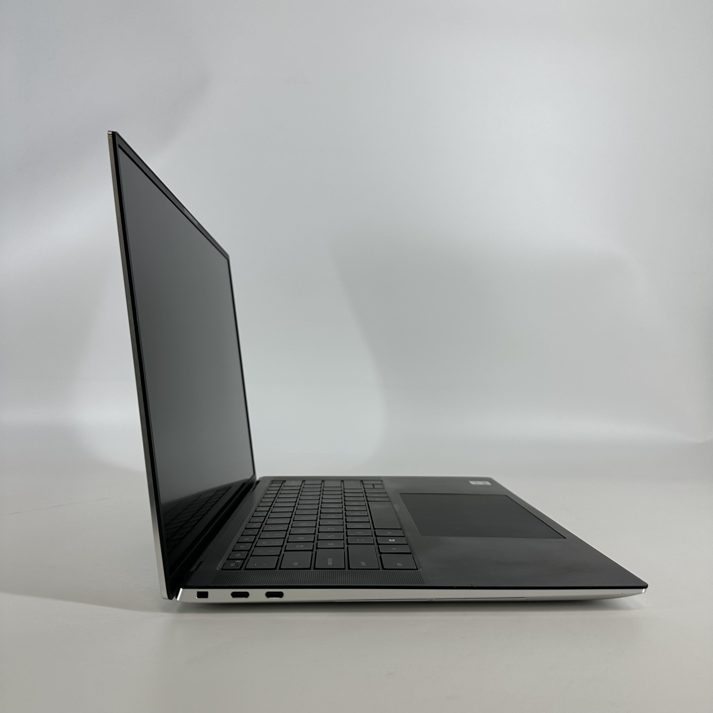 Dell XPS 15 9500 Silver 2.6 GHz Intel Core i7 10th Gen. 32GB RAM 512GB Solid State Drive NVIDIA GeForce GTX 1650 Ti 4 GB