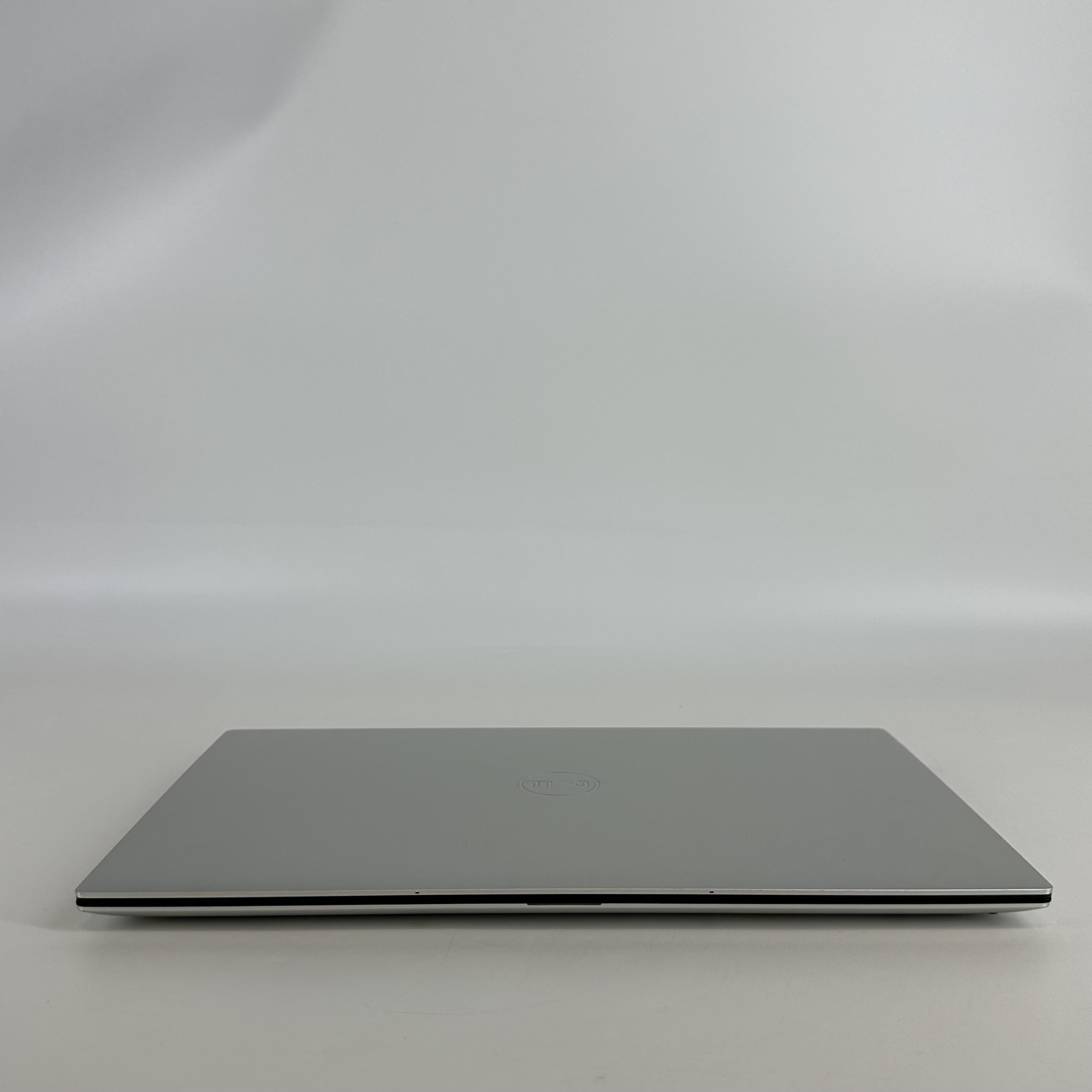 Dell XPS 15 9500 Silver 2.6 GHz Intel Core i7 10th Gen. 32GB RAM 512GB Solid State Drive NVIDIA GeForce GTX 1650 Ti 4 GB