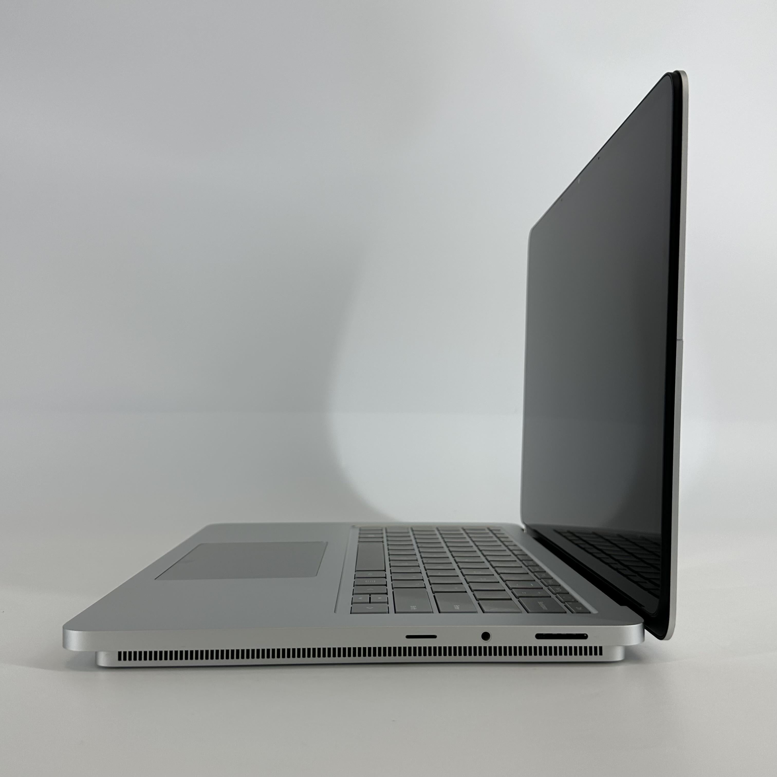 Microsoft Surface Laptop Studio 2 14.4 Silver 2.9 GHz Intel Core i7 13th Gen. 32GB RAM 1TB Solid State Drive NVIDIA GeForce RTX 4050 6 GB