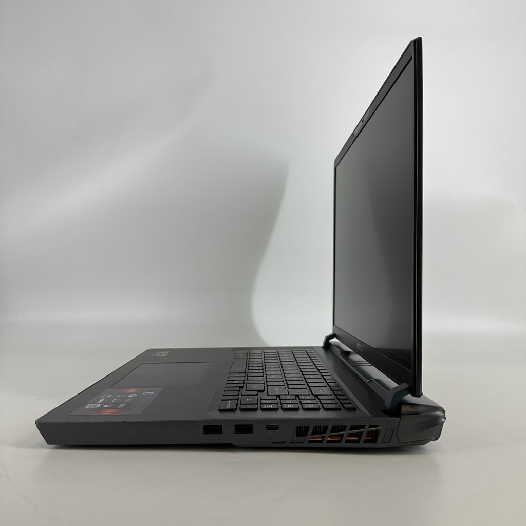 MSI Vector 17 HX 17 Gray 2.2 GHz Intel Core i9 14th Gen. 32GB RAM 1TB Solid State Drive NVIDIA GeForce RTX 4070 8 GB
