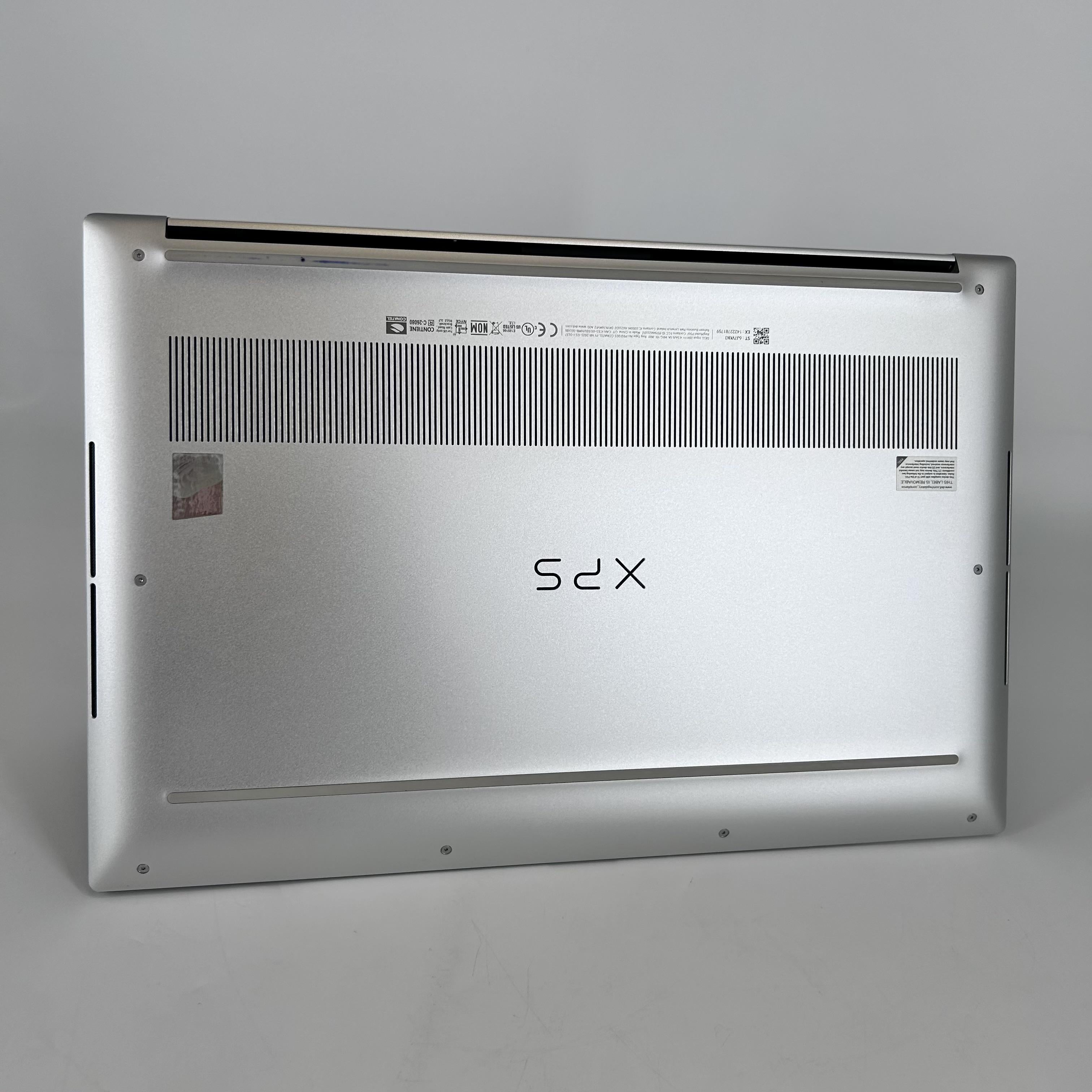 Dell XPS 15 9520 Silver 2.5 GHz Intel Core i9 12th Gen. 32GB RAM 1TB Solid State Drive NVIDIA GeForce RTX 3050 Ti 4 GB
