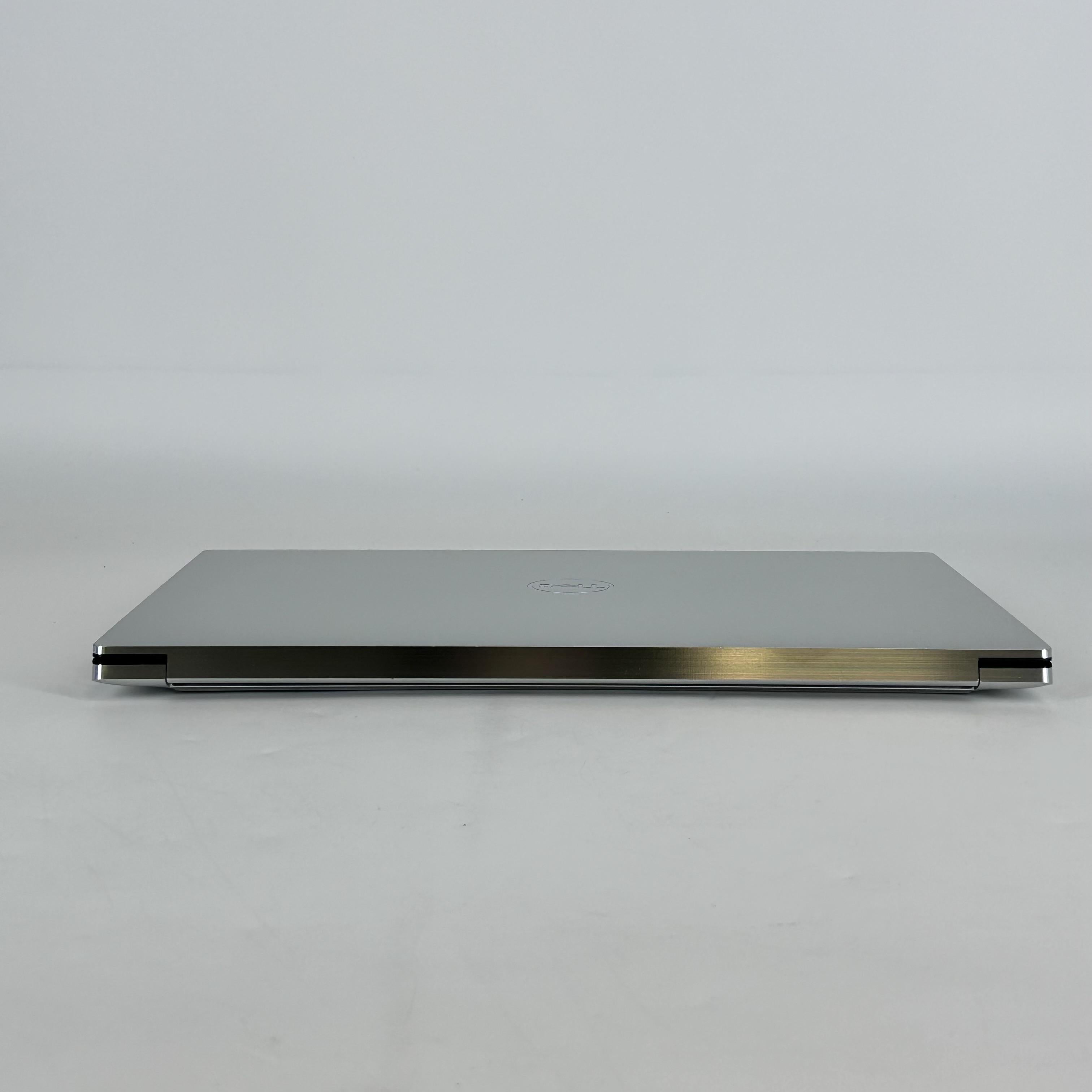 Dell XPS 15 9520 Silver 2.5 GHz Intel Core i9 12th Gen. 32GB RAM 1TB Solid State Drive NVIDIA GeForce RTX 3050 Ti 4 GB