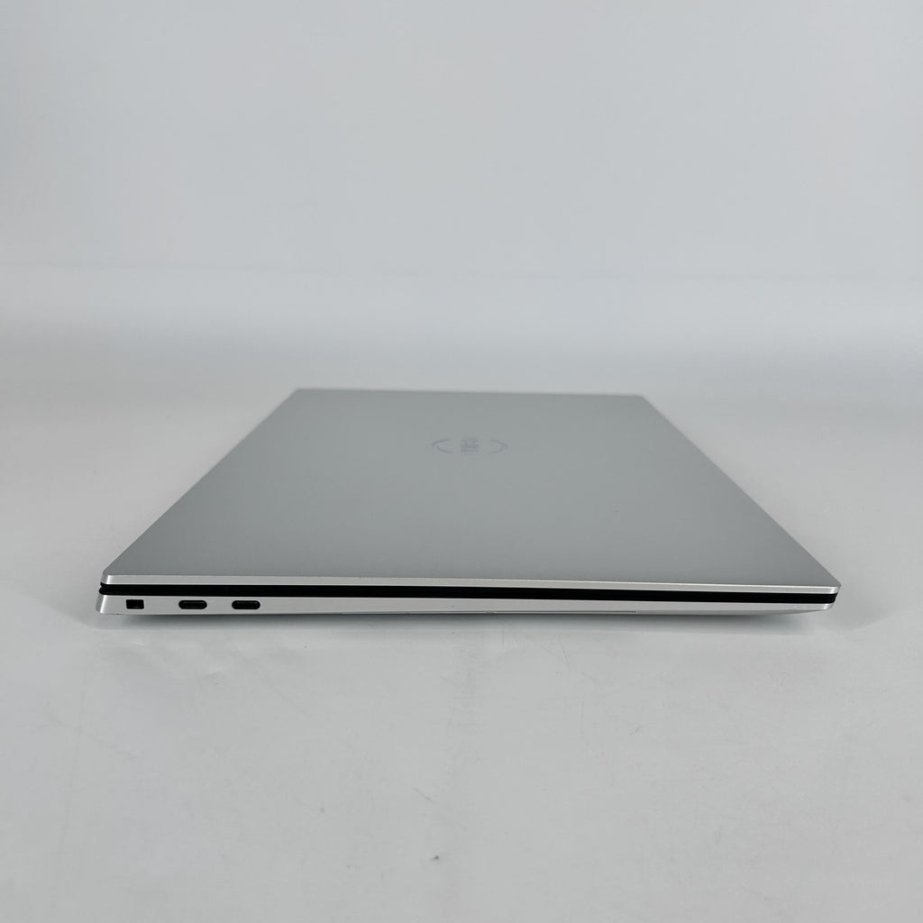 Dell XPS 15 9520 Silver 2.5 GHz Intel Core i9 12th Gen. 32GB RAM 1TB Solid State Drive NVIDIA GeForce RTX 3050 Ti 4 GB