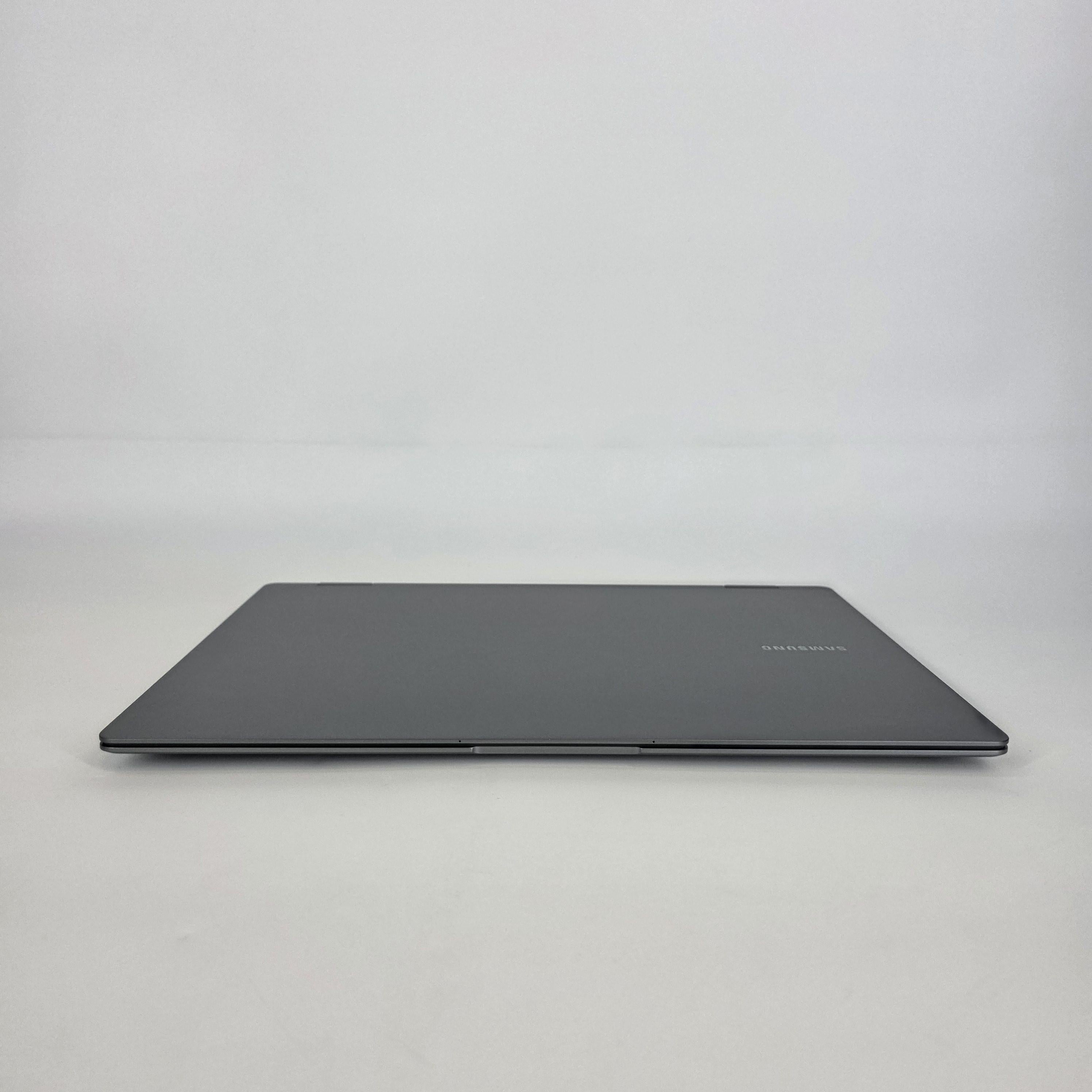 Samsung Galaxy Book5 Pro 360 16 Silver 2.2 GHz Intel Core Ultra 7 Series 2 16GB RAM 1TB Solid State Drive