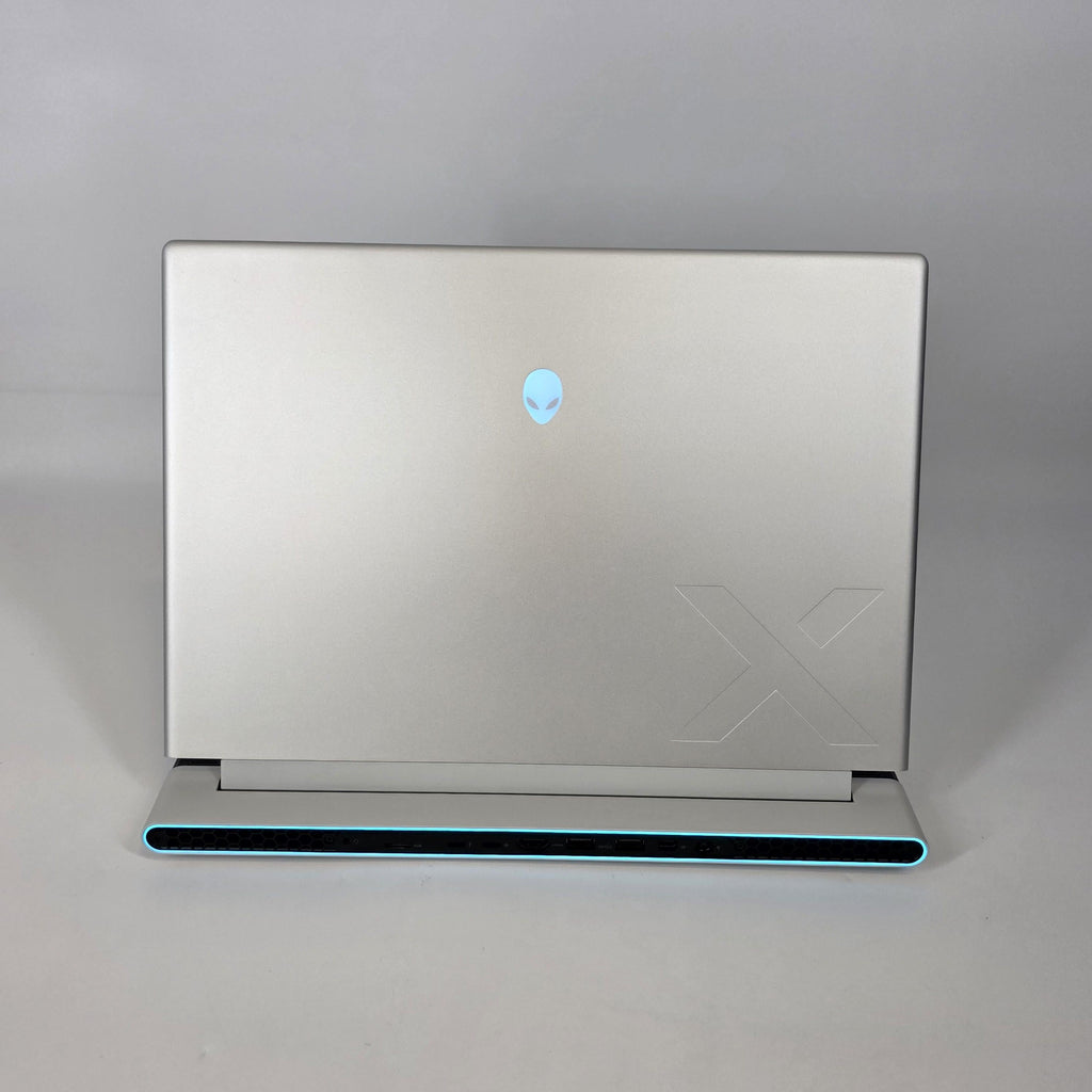 Dell Alienware X16 R2 Silver 2.3 GHz Intel Core Ultra 9 32GB RAM 1TB Solid State Drive NVIDIA GeForce RTX 4070 8 GB