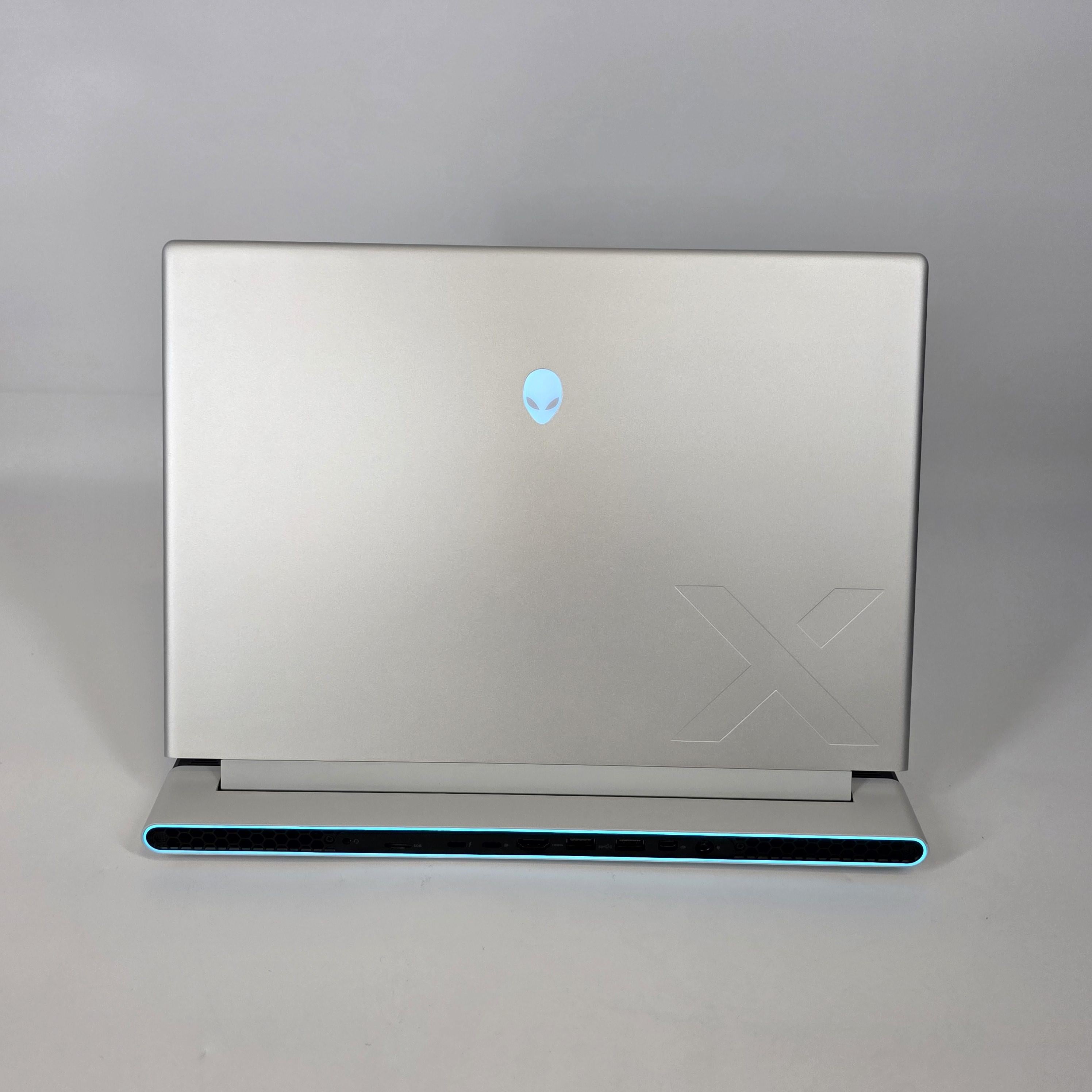 Dell Alienware X16 R2 Silver 2.3 GHz Intel Core Ultra 9 32GB RAM 1TB Solid State Drive NVIDIA GeForce RTX 4070 8 GB