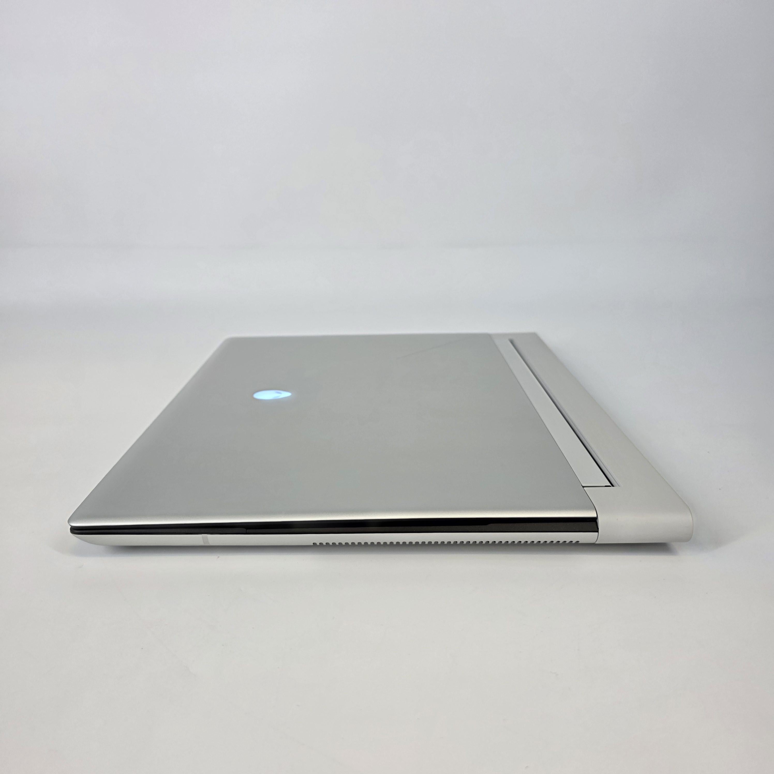 Dell Alienware X16 R2 Silver 2.3 GHz Intel Core Ultra 9 32GB RAM 1TB Solid State Drive NVIDIA GeForce RTX 4070 8 GB