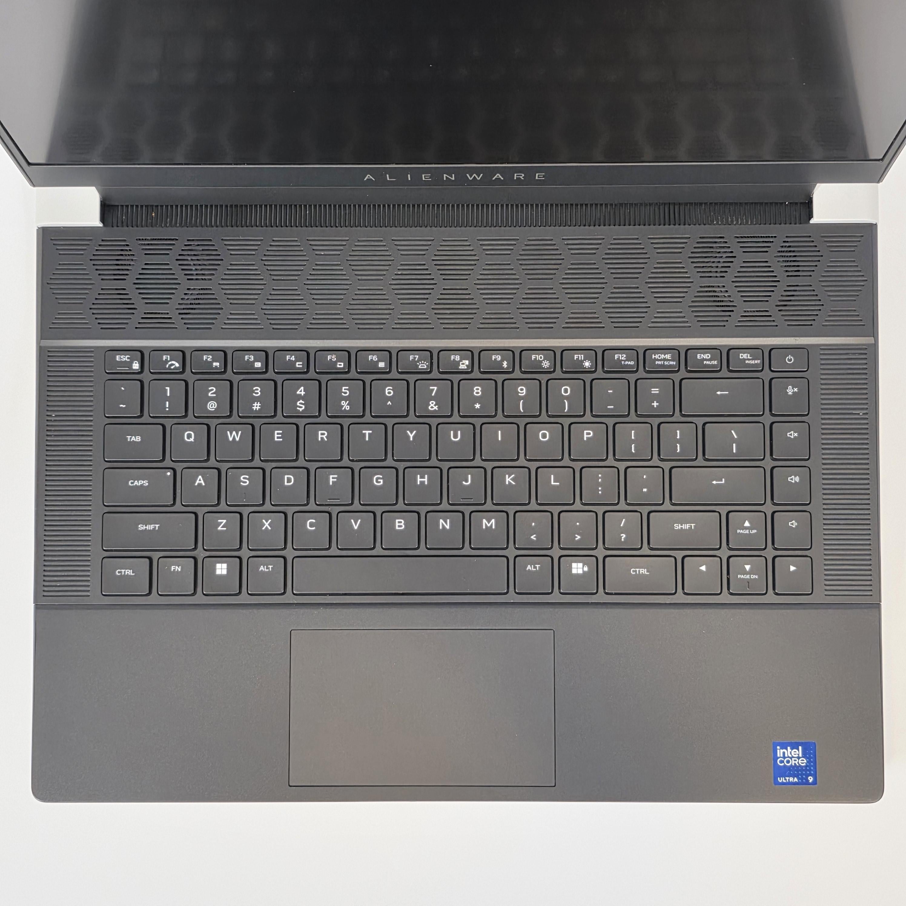 Dell Alienware X16 R2 Silver 2.3 GHz Intel Core Ultra 9 32GB RAM 1TB Solid State Drive NVIDIA GeForce RTX 4070 8 GB