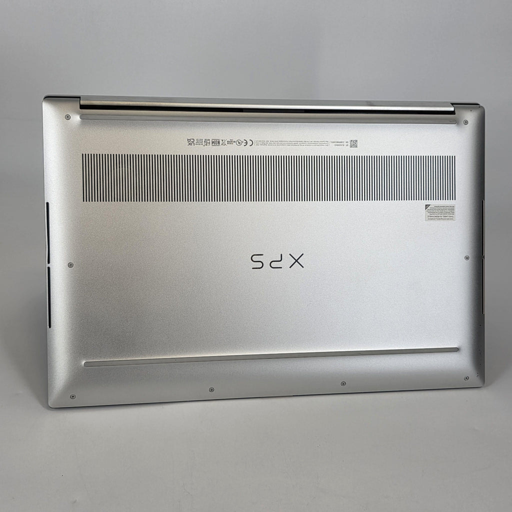 Dell XPS 15 9510 Silver 2.3 GHz Intel Core i7 11th Gen. 16GB RAM 512GB Solid State Drive NVIDIA GeForce RTX 3050 4 GB