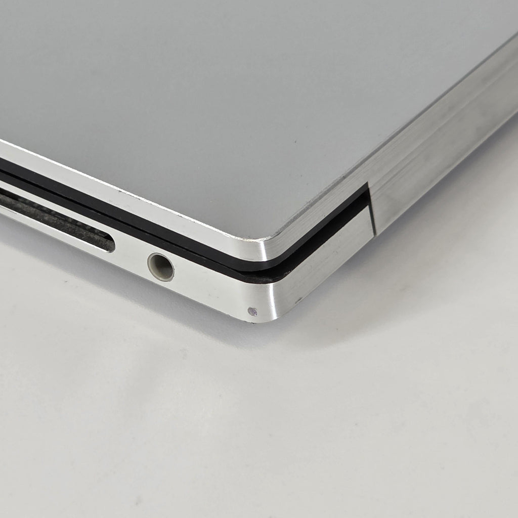 Dell XPS 15 9510 Silver 2.3 GHz Intel Core i7 11th Gen. 16GB RAM 512GB Solid State Drive NVIDIA GeForce RTX 3050 4 GB