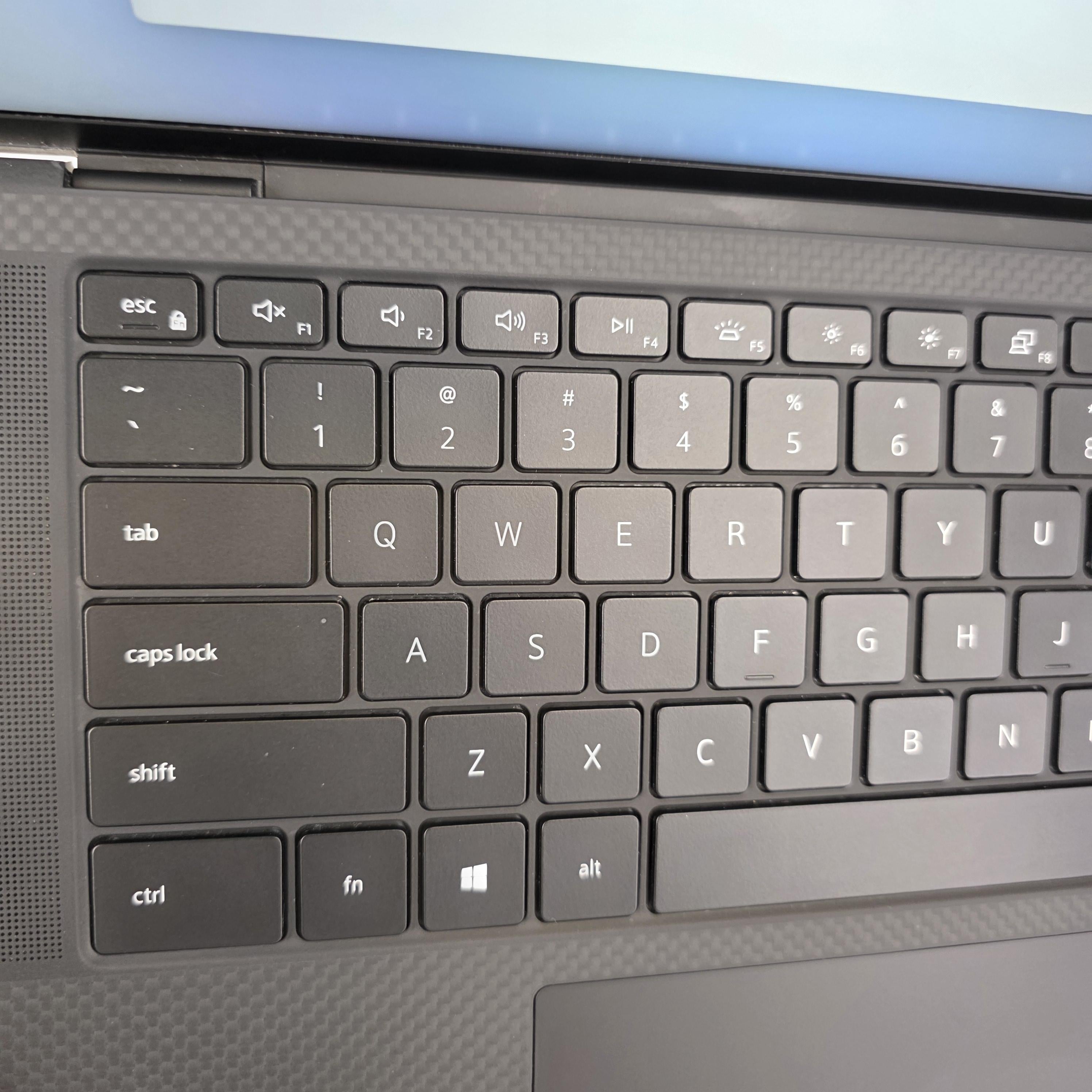 Dell XPS 15 9510 Silver 2.3 GHz Intel Core i7 11th Gen. 16GB RAM 512GB Solid State Drive NVIDIA GeForce RTX 3050 4 GB