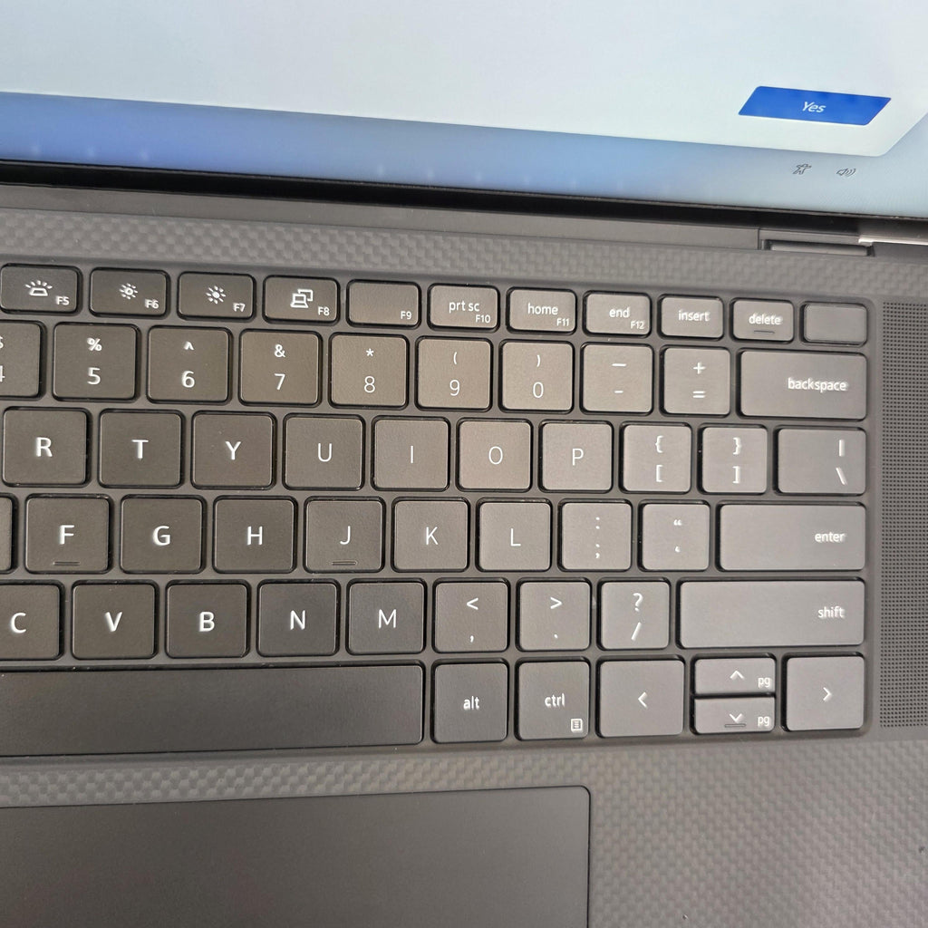 Dell XPS 15 9510 Silver 2.3 GHz Intel Core i7 11th Gen. 16GB RAM 512GB Solid State Drive NVIDIA GeForce RTX 3050 4 GB