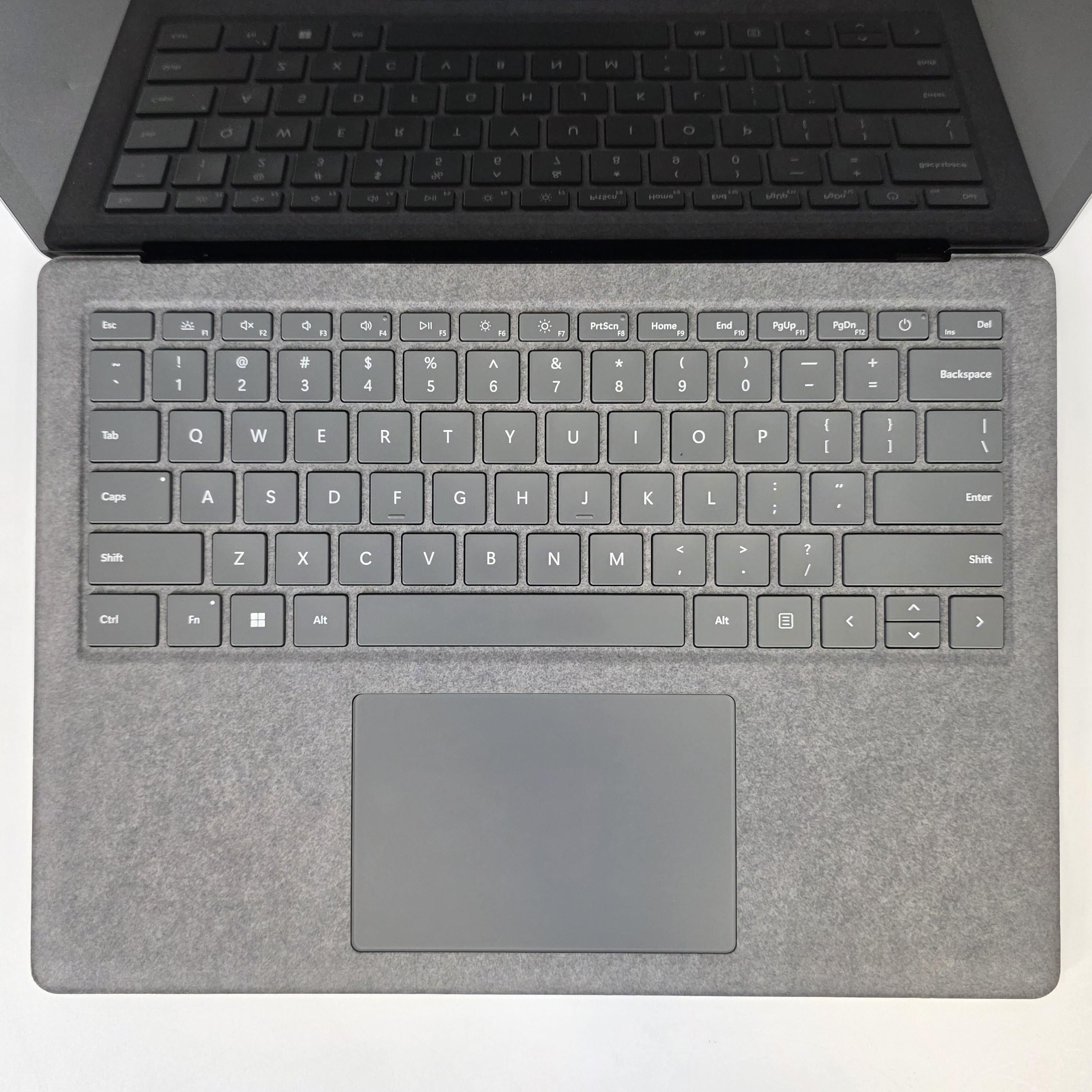 Microsoft Surface Laptop 5 13.5 Platinum 2.7 GHz Intel Core i7 12th Gen. 16GB RAM 256GB Solid State Drive