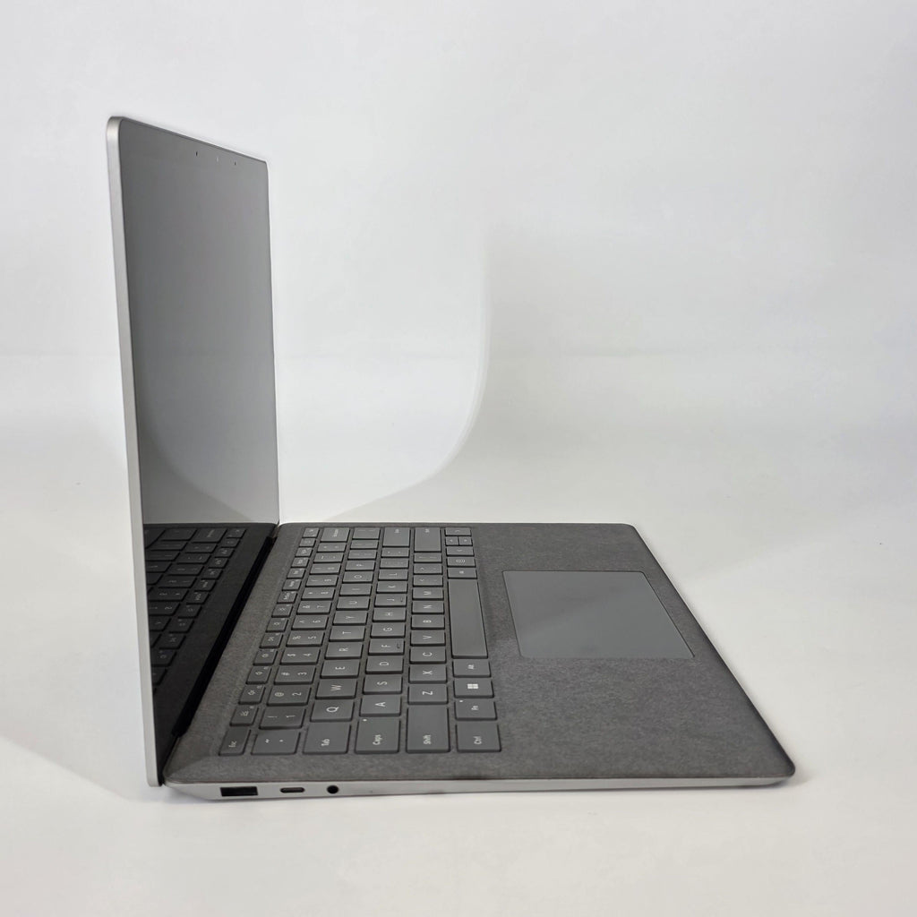 Microsoft Surface Laptop 5 13.5 Platinum 2.7 GHz Intel Core i7 12th Gen. 16GB RAM 256GB Solid State Drive