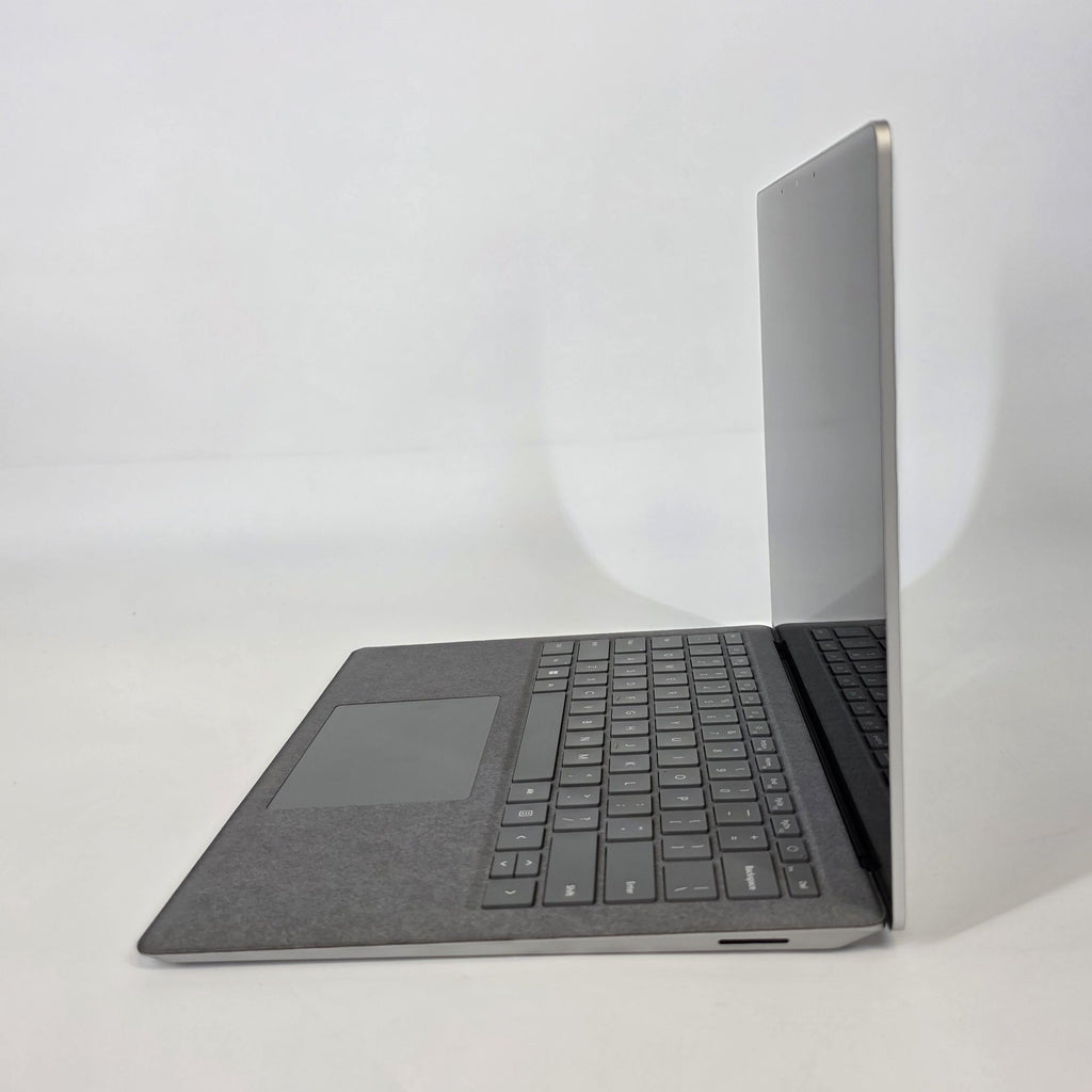 Microsoft Surface Laptop 5 13.5 Platinum 2.7 GHz Intel Core i7 12th Gen. 16GB RAM 256GB Solid State Drive