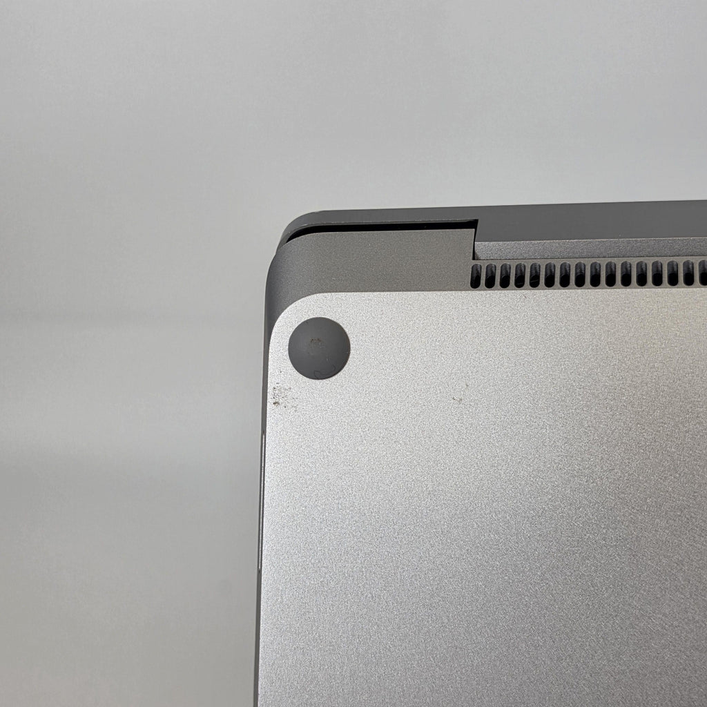 Microsoft Surface Laptop 5 13.5 Platinum 2.7 GHz Intel Core i7 12th Gen. 16GB RAM 256GB Solid State Drive