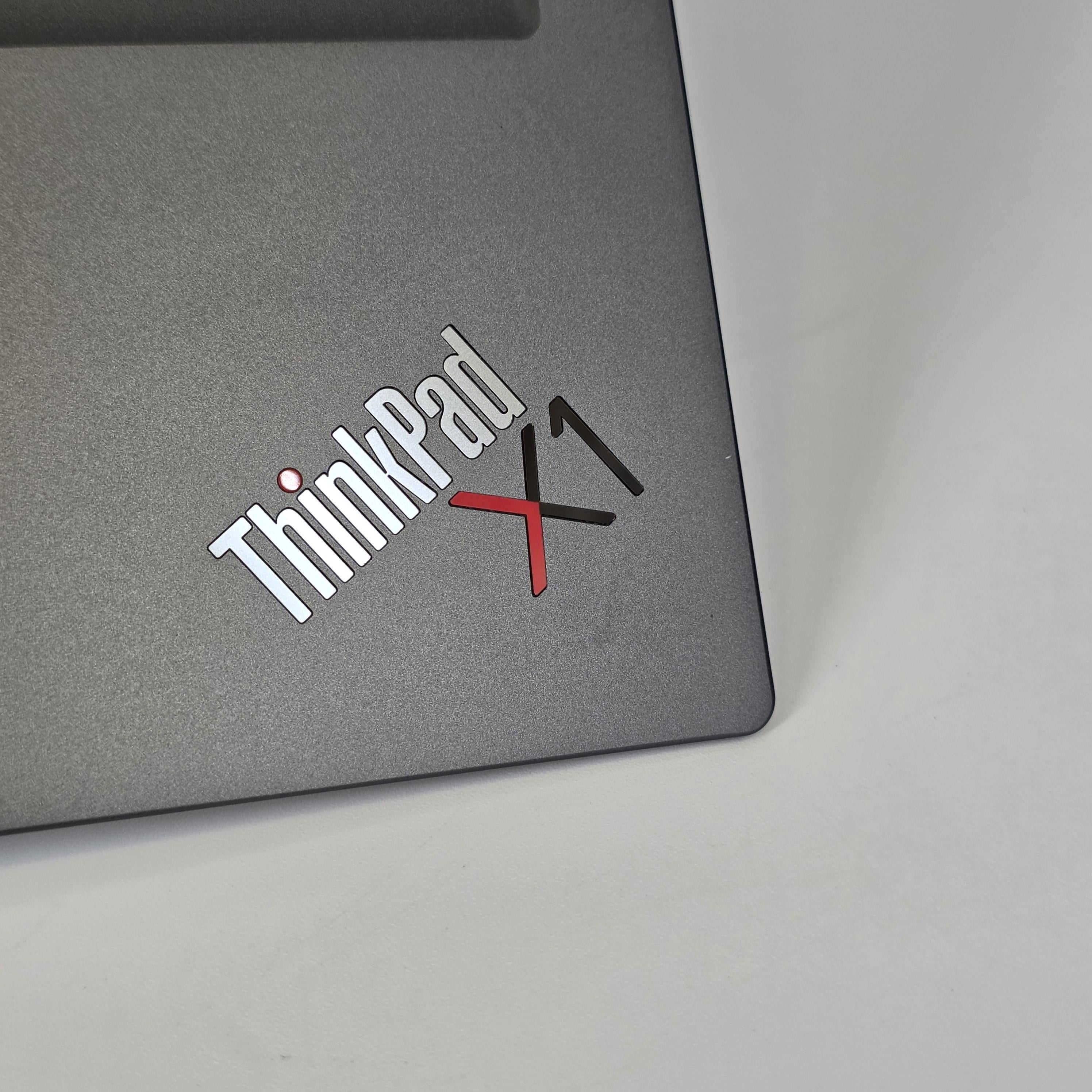 Lenovo ThinkPad X1 Yoga Gen 6 14 Gray 2.8 GHz Intel Core i7 11th Gen. 16GB RAM 256GB Solid State Drive