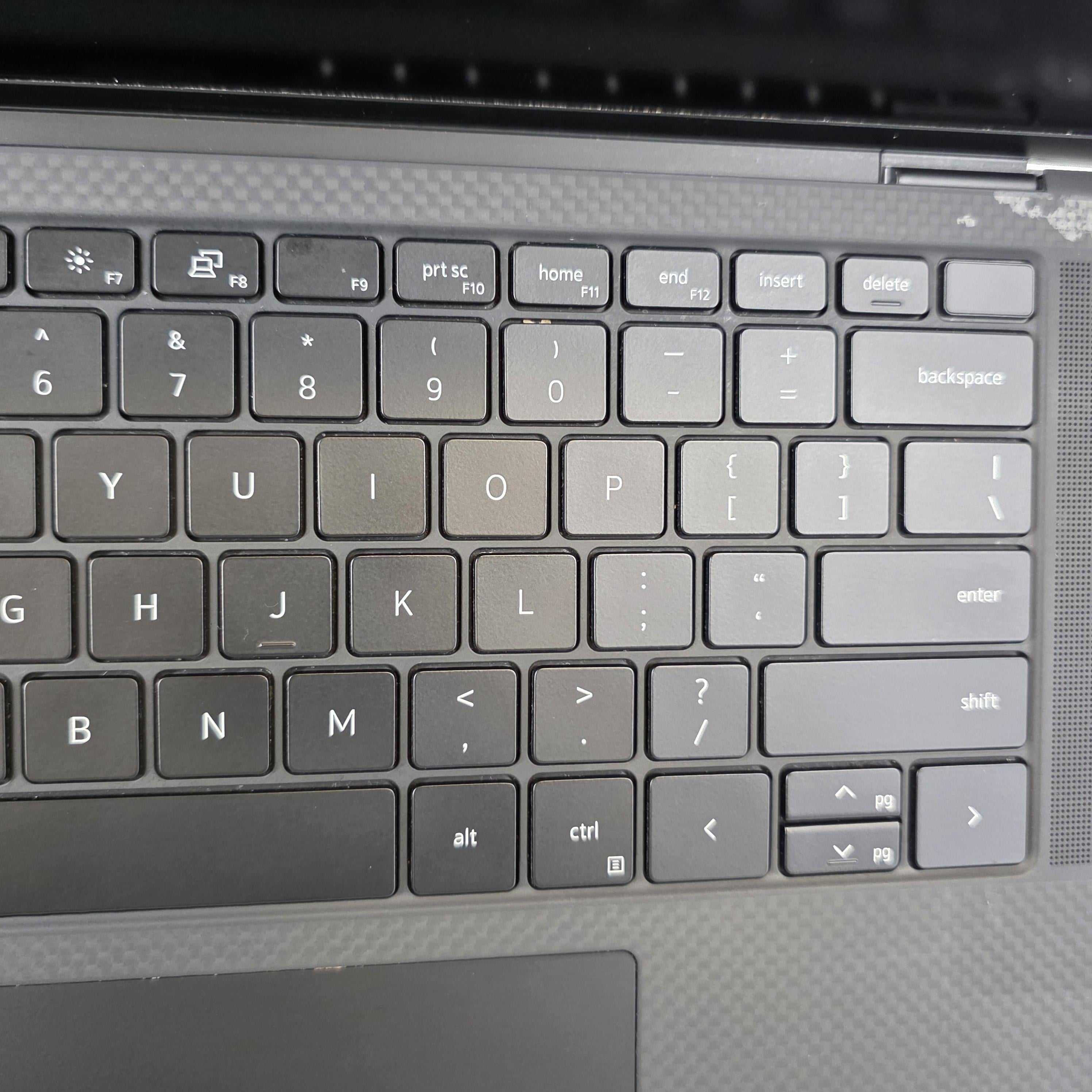 Dell XPS 15 9510 Silver 2.7 GHz Intel Core i5 11th Gen. 32GB RAM 512GB Solid State Drive