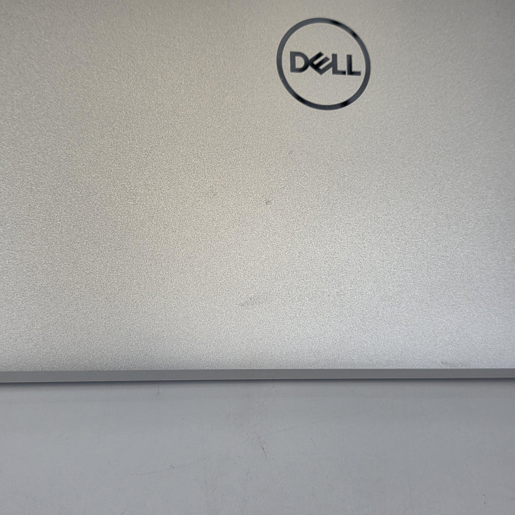 Dell XPS 15 9510 Silver 2.7 GHz Intel Core i5 11th Gen. 32GB RAM 512GB Solid State Drive