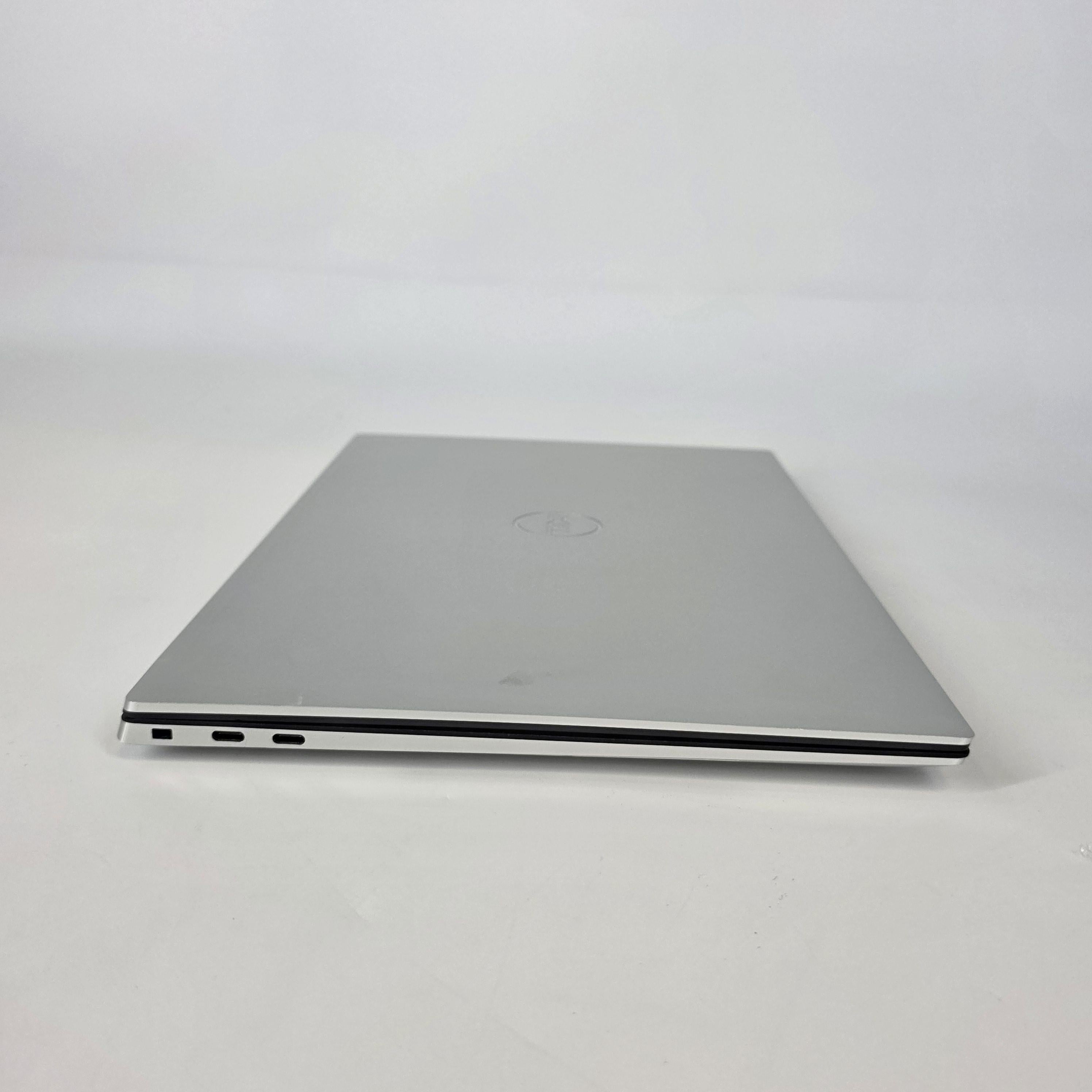 Dell XPS 15 9510 Silver 2.7 GHz Intel Core i5 11th Gen. 32GB RAM 512GB Solid State Drive