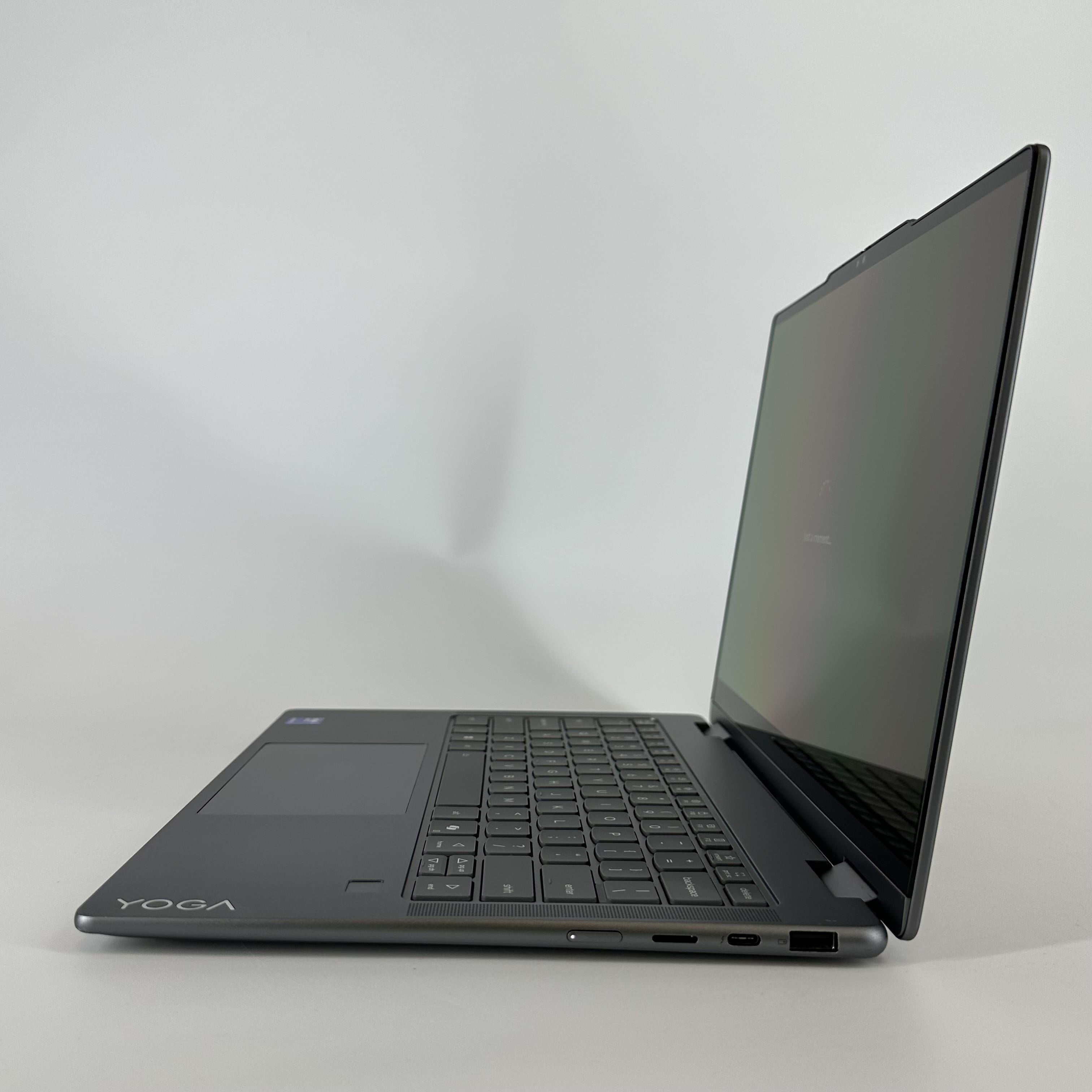 Lenovo Yoga 7i 14 Gray 2.2 GHz Intel Core Ultra 7 Series 2 16GB RAM 1TB Solid State Drive