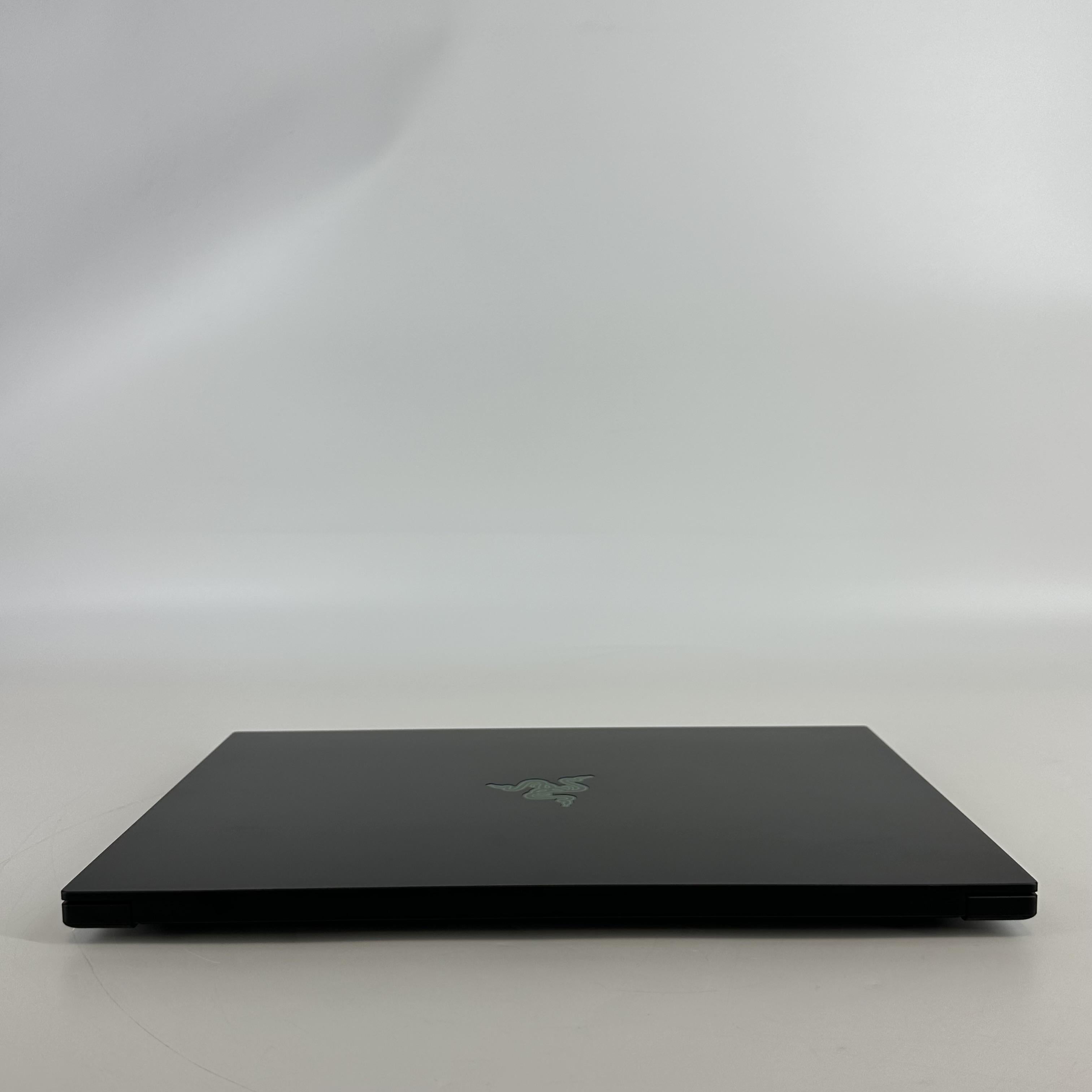 Razer Blade 16 2025 Black 2.0 GHz AMD Ryzen AI 9 365 64GB RAM 2TB Solid State Drive NVIDIA GeForce RTX 5080 16 GB