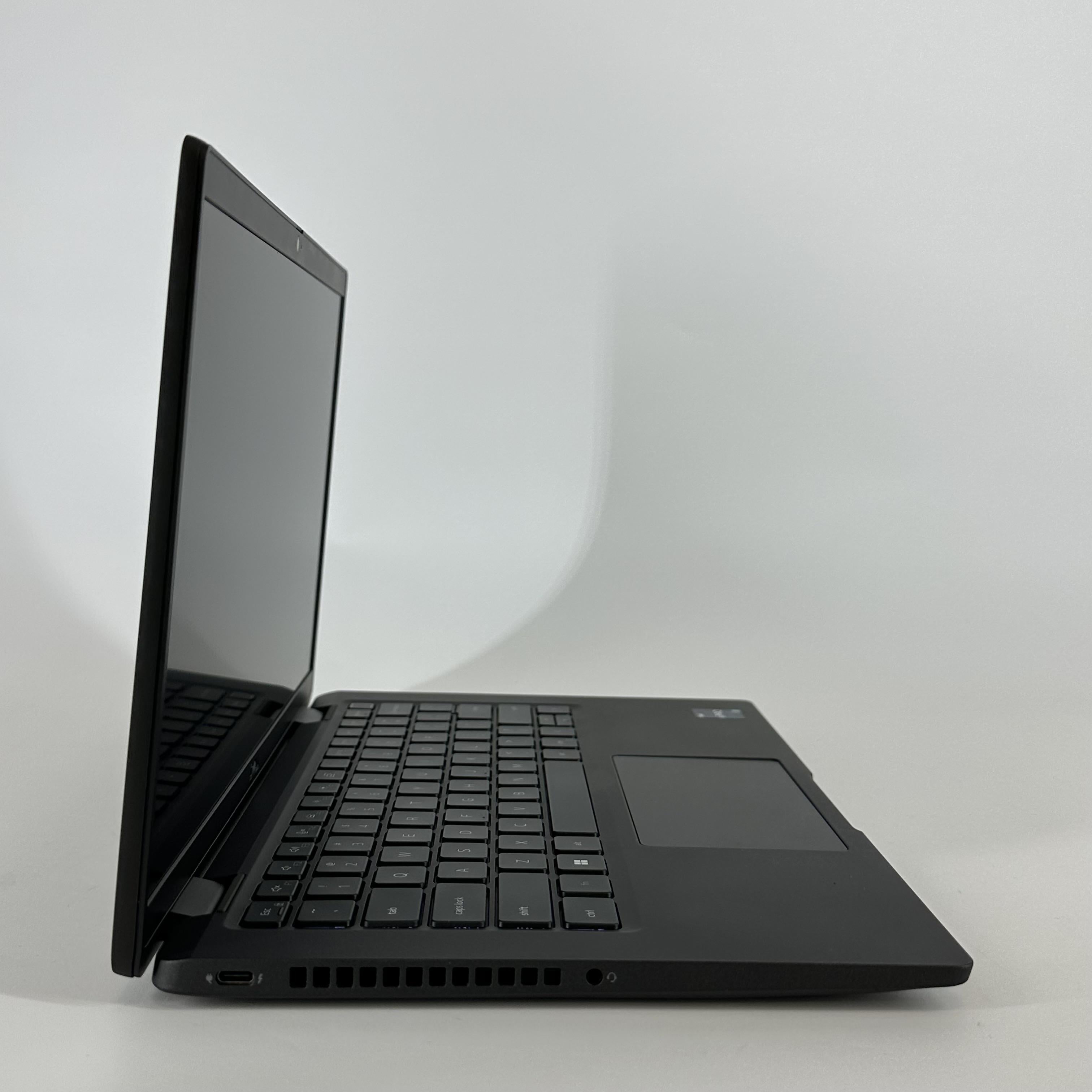 Dell Latitude 7430 14 Black 2.2 GHz Intel Core i7 12th Gen. 16GB RAM 512GB Solid State Drive