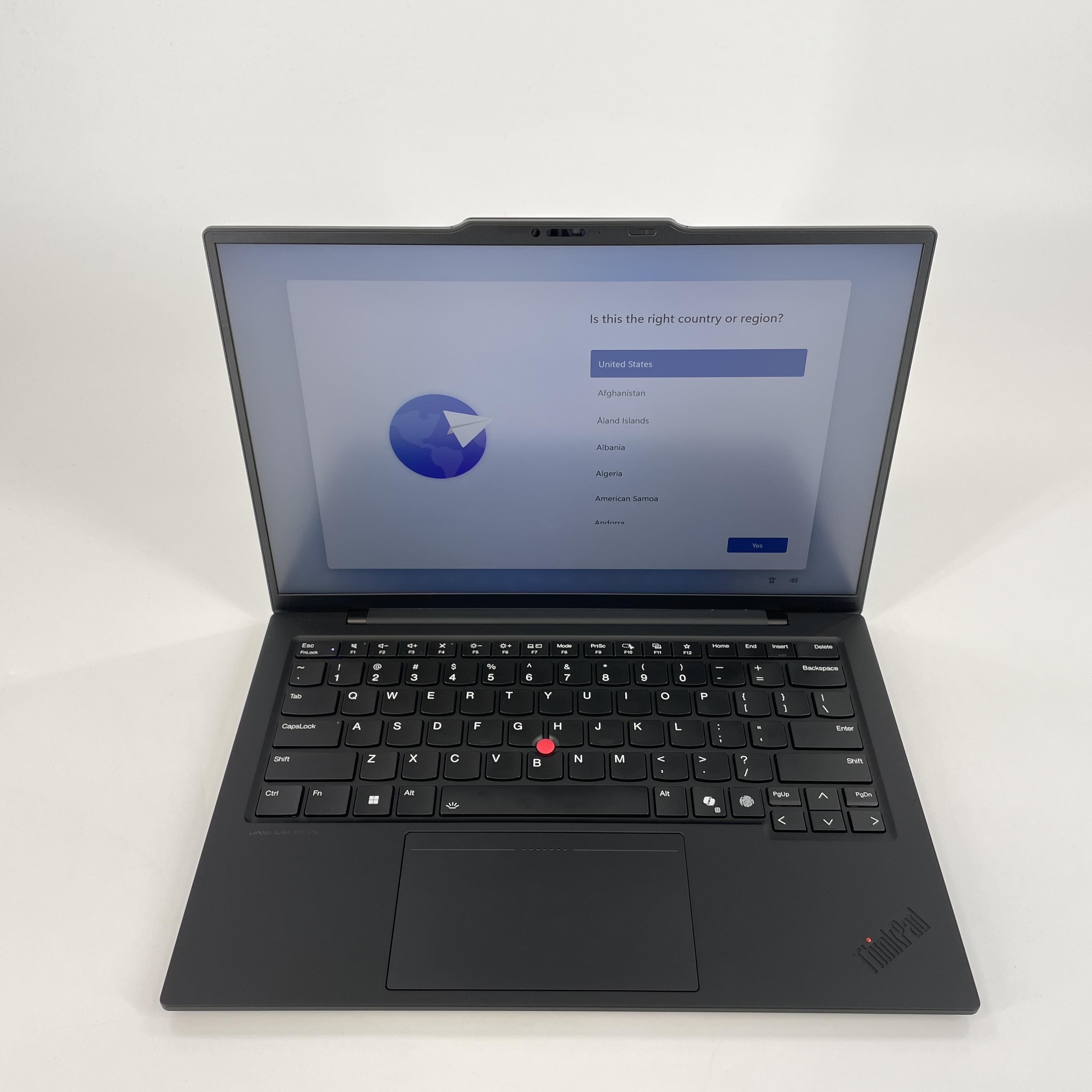 Lenovo ThinkPad X1 Carbon Gen 13 14 Black 1.5 GHz Intel Core Ultra 5 Series 2 16GB RAM 512GB Solid State Drive