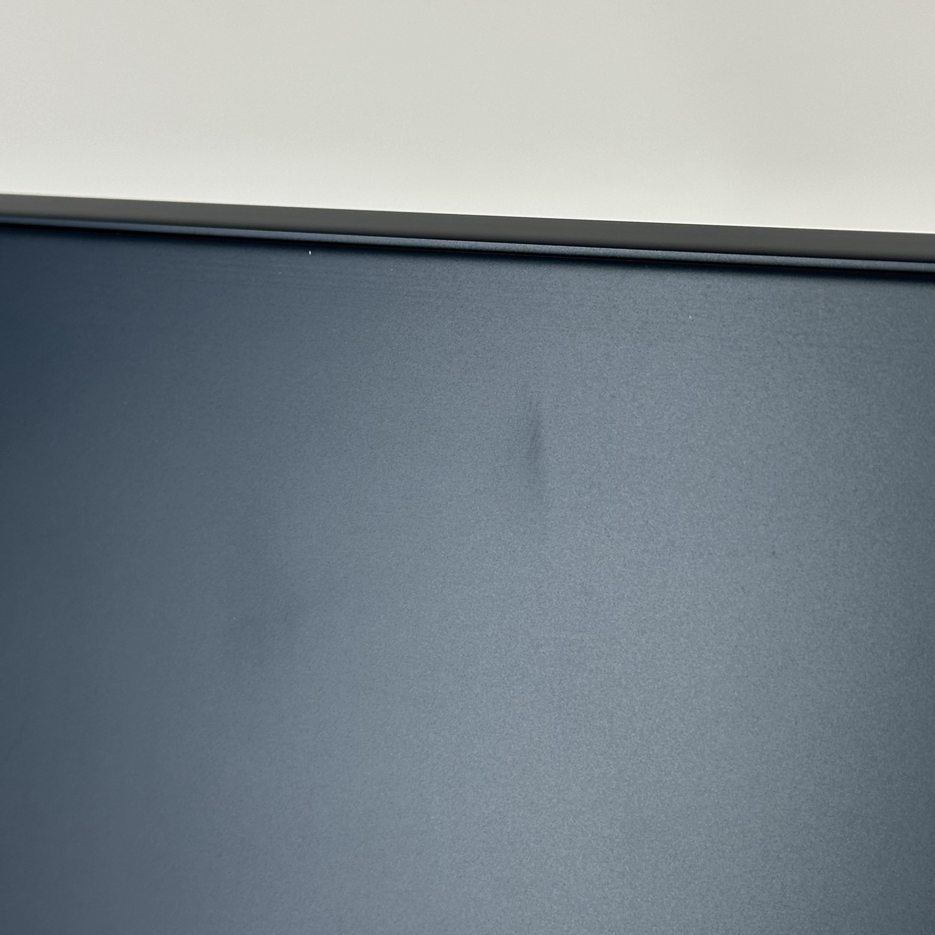 MacBook Air 13 2022 Blue 3.49 GHz M2 8-Core CPU 8GB Unified Memory 256GB Solid State Drive 8-Core GPU