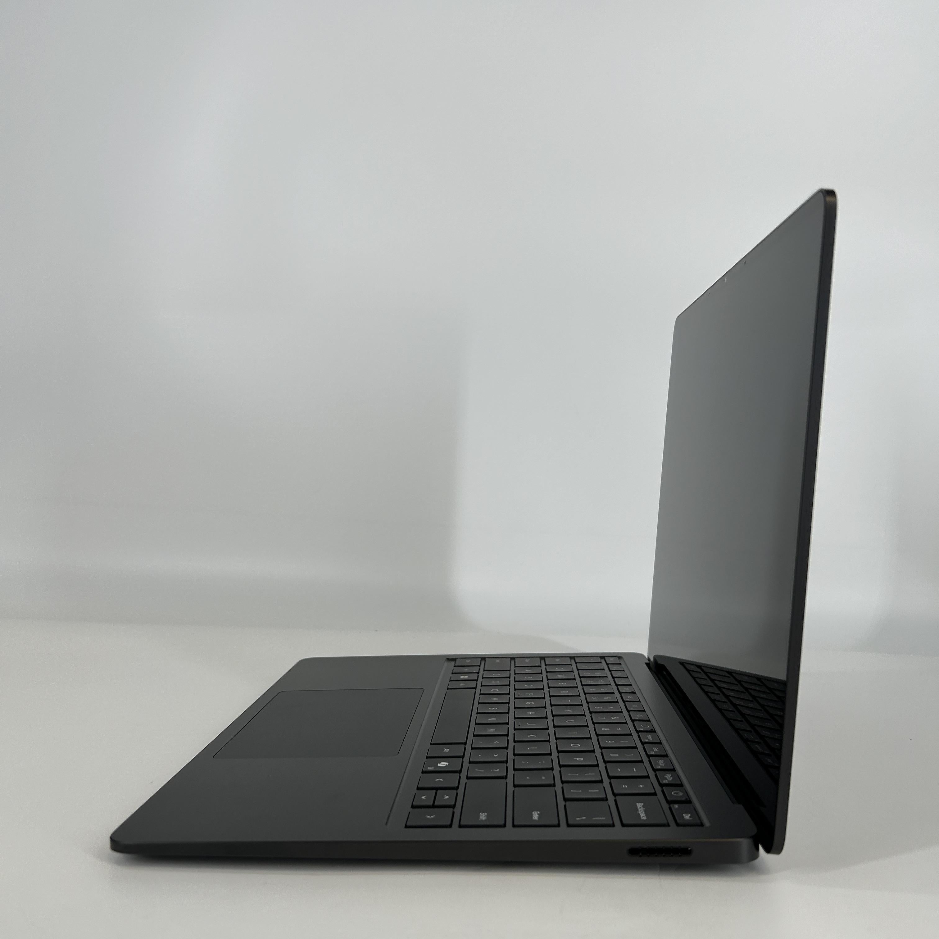 Microsoft Surface Laptop 7 13.8 Black WiFi 3.4 GHz Qualcomm Snapdragon X Elite 32GB RAM 1TB Solid State Drive