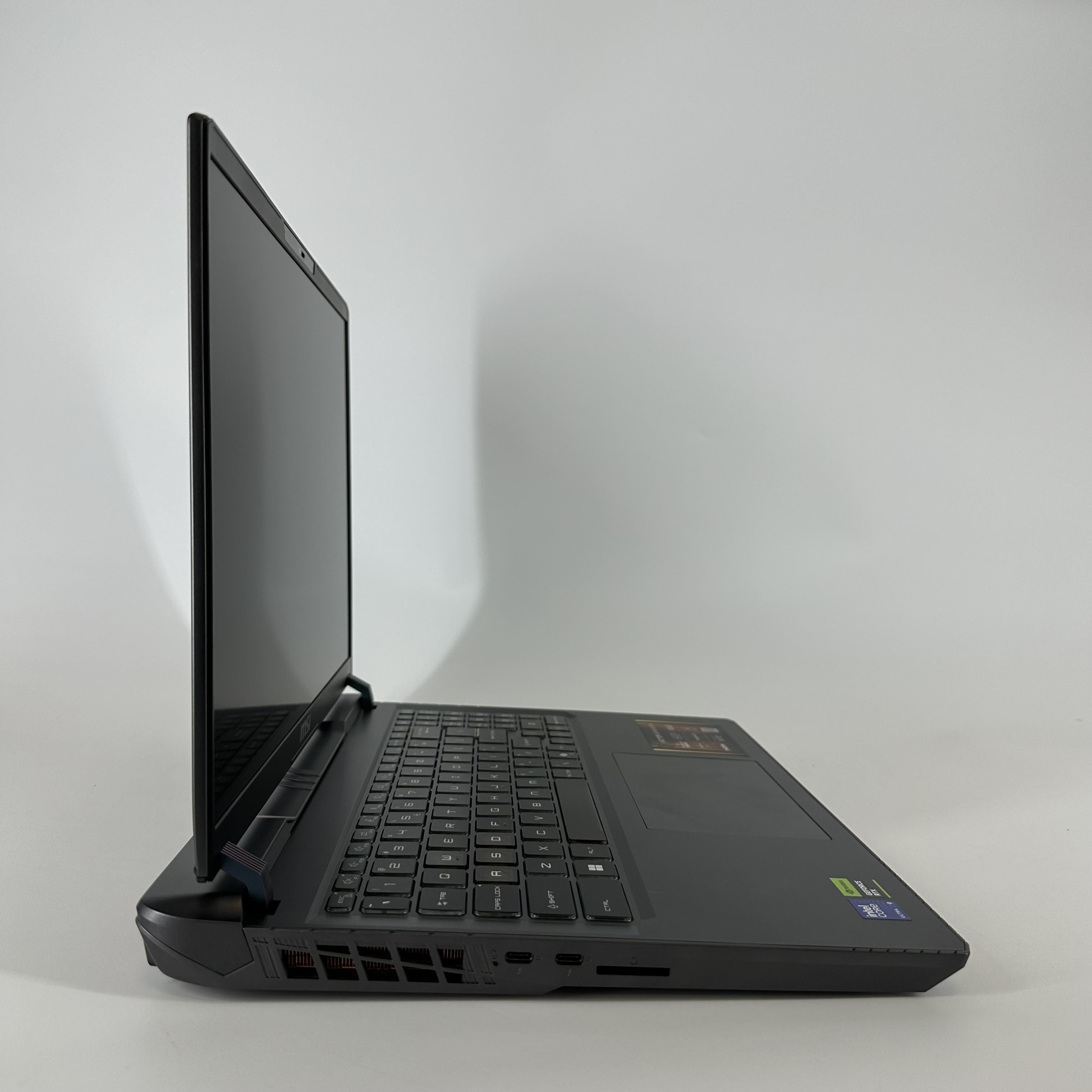 MSI Vector 16 HX AI 16 Gray 2.7 GHz Intel Core Ultra 9 Series 2 32GB RAM 1TB Solid State Drive NVIDIA GeForce RTX 5070 8 GB