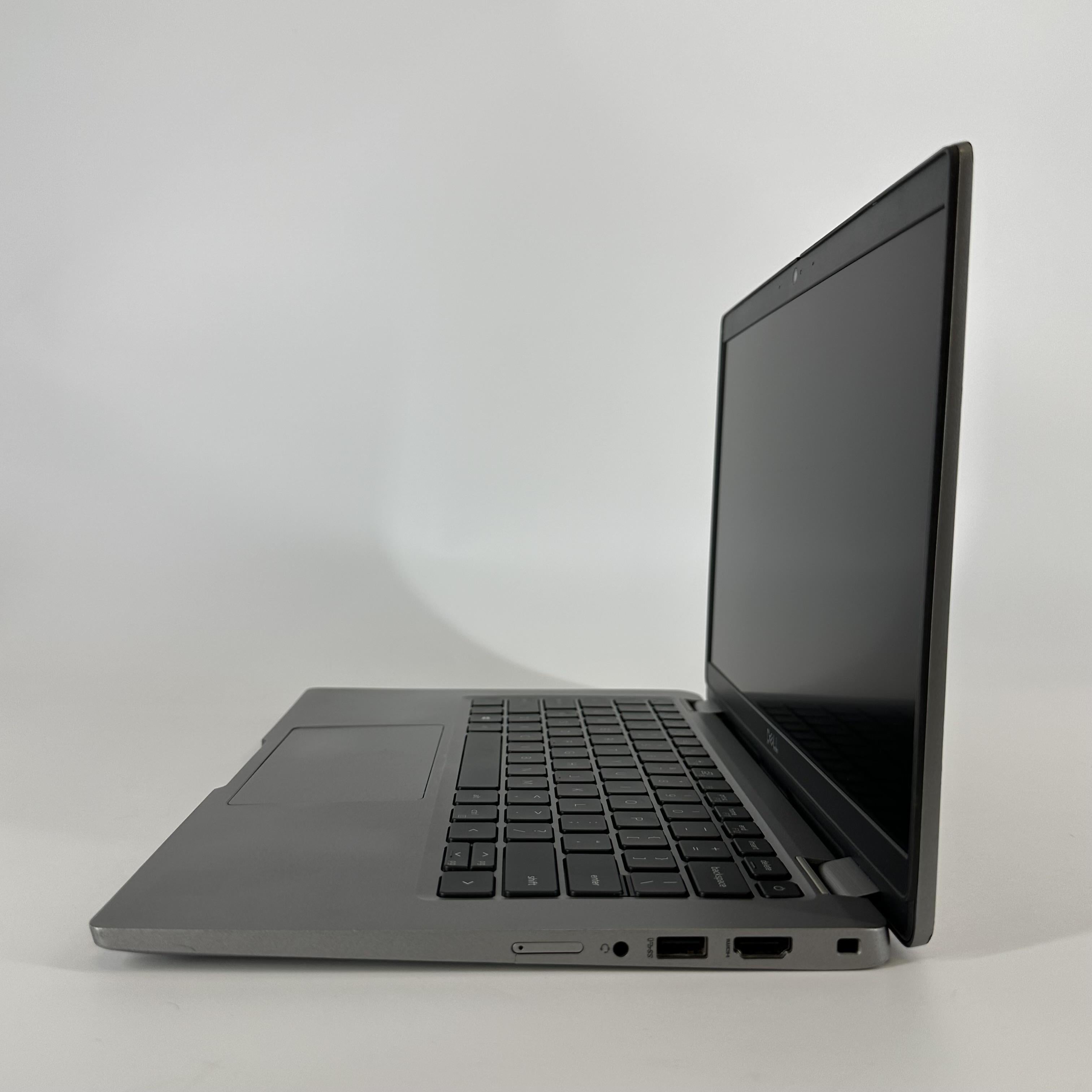 Dell Latitude 5320 13.3 Gray 2.6 GHz Intel Core i5 11th Gen. 8GB RAM 256GB Solid State Drive