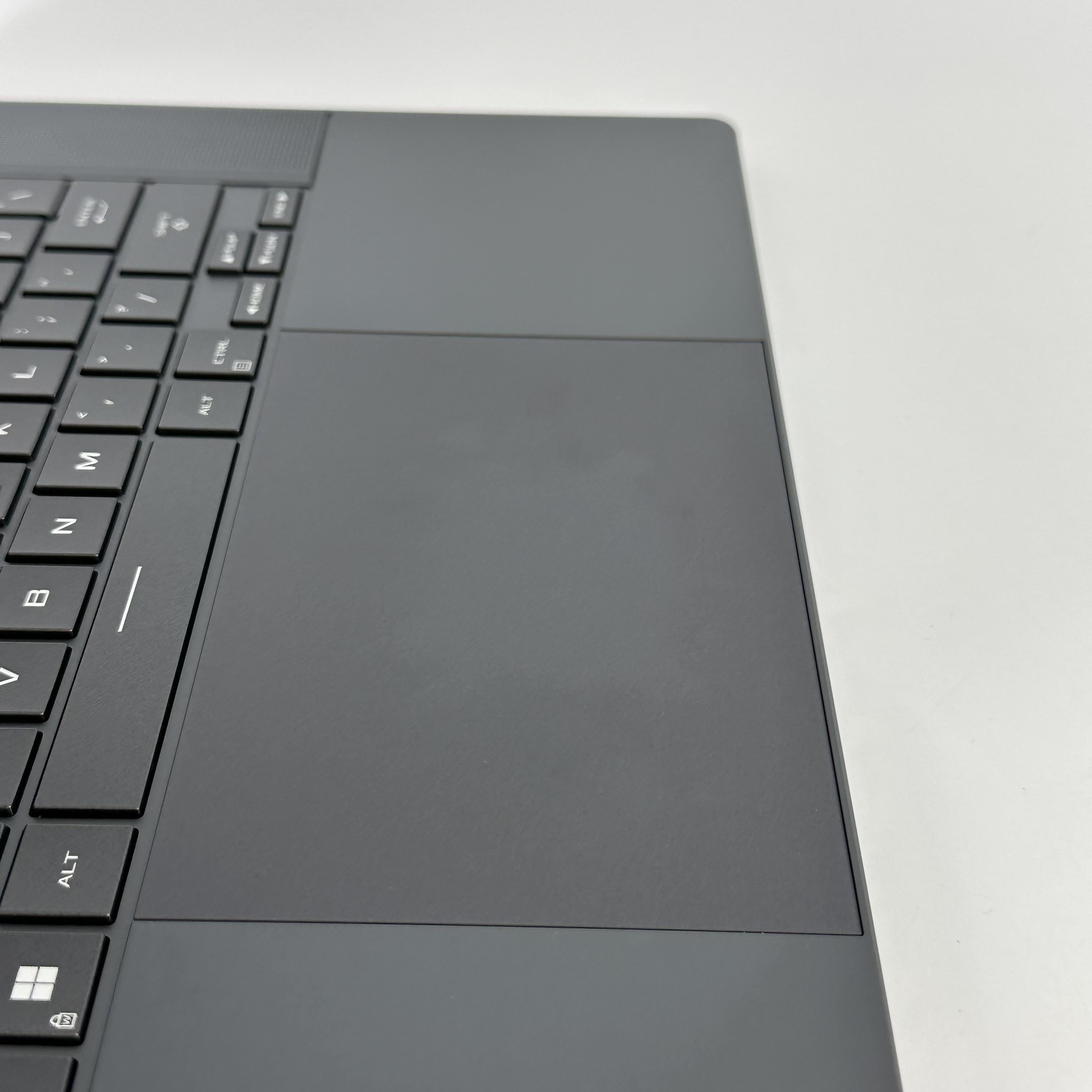 Asus ROG Zephyrus G16 GU605 16 Black 2.5 GHz Intel Core Ultra 9 16GB RAM 1TB Solid State Drive NVIDIA GeForce RTX 4070 8 GB