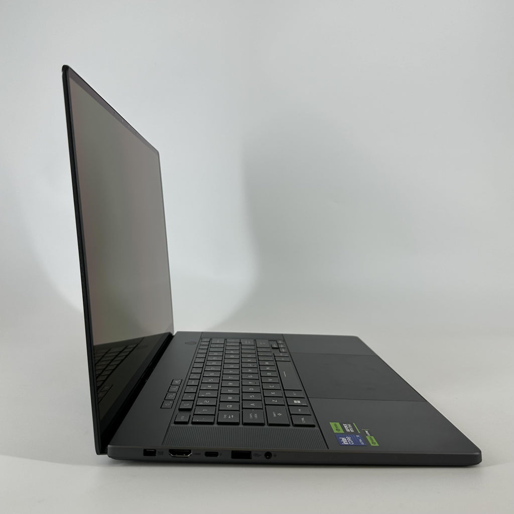 Asus ROG Zephyrus G16 GU605 16 Black 2.5 GHz Intel Core Ultra 9 16GB RAM 1TB Solid State Drive NVIDIA GeForce RTX 4070 8 GB