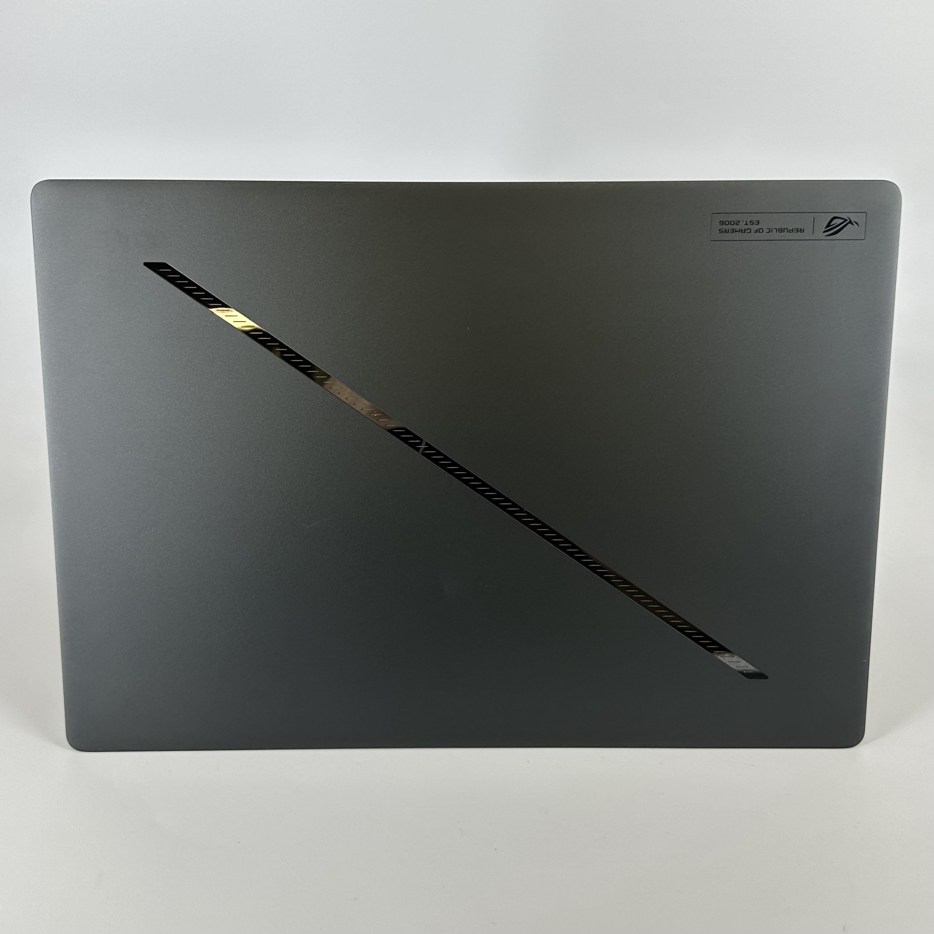 Asus ROG Zephyrus G16 GU605 16 Black 2.5 GHz Intel Core Ultra 9 16GB RAM 1TB Solid State Drive NVIDIA GeForce RTX 4070 8 GB
