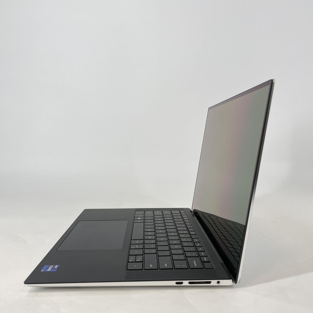 Dell XPS 15 9520 Silver 2.5 GHz Intel Core i9 12th Gen. 32GB RAM 1TB Solid State Drive NVIDIA GeForce RTX 3050 Ti 4 GB