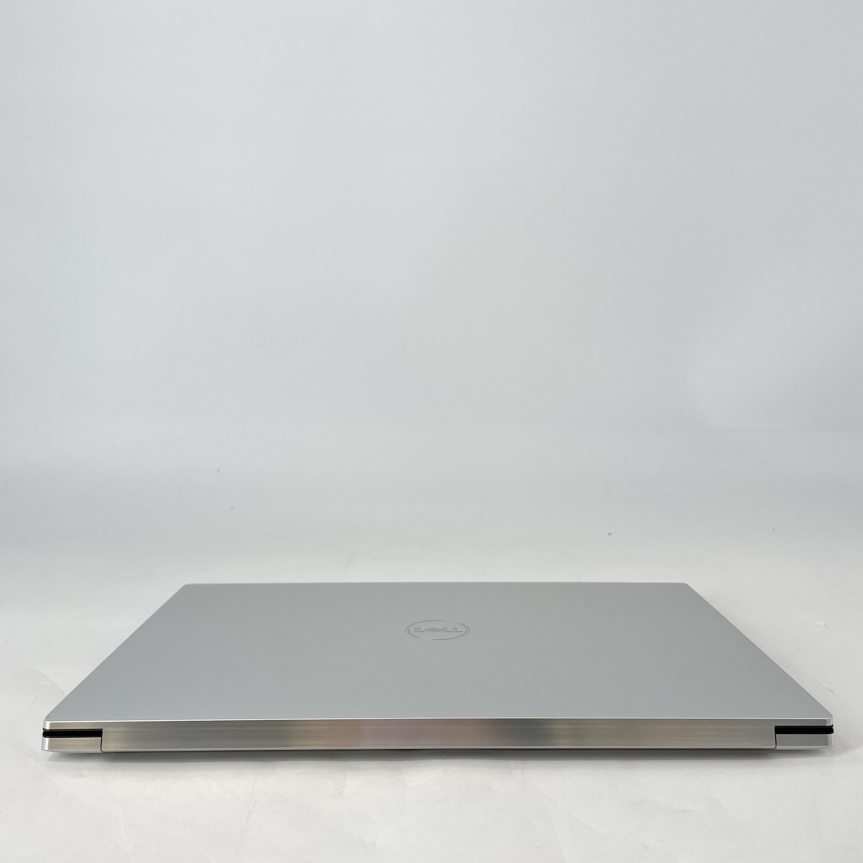 Dell XPS 15 9520 Silver 2.5 GHz Intel Core i9 12th Gen. 32GB RAM 1TB Solid State Drive NVIDIA GeForce RTX 3050 Ti 4 GB