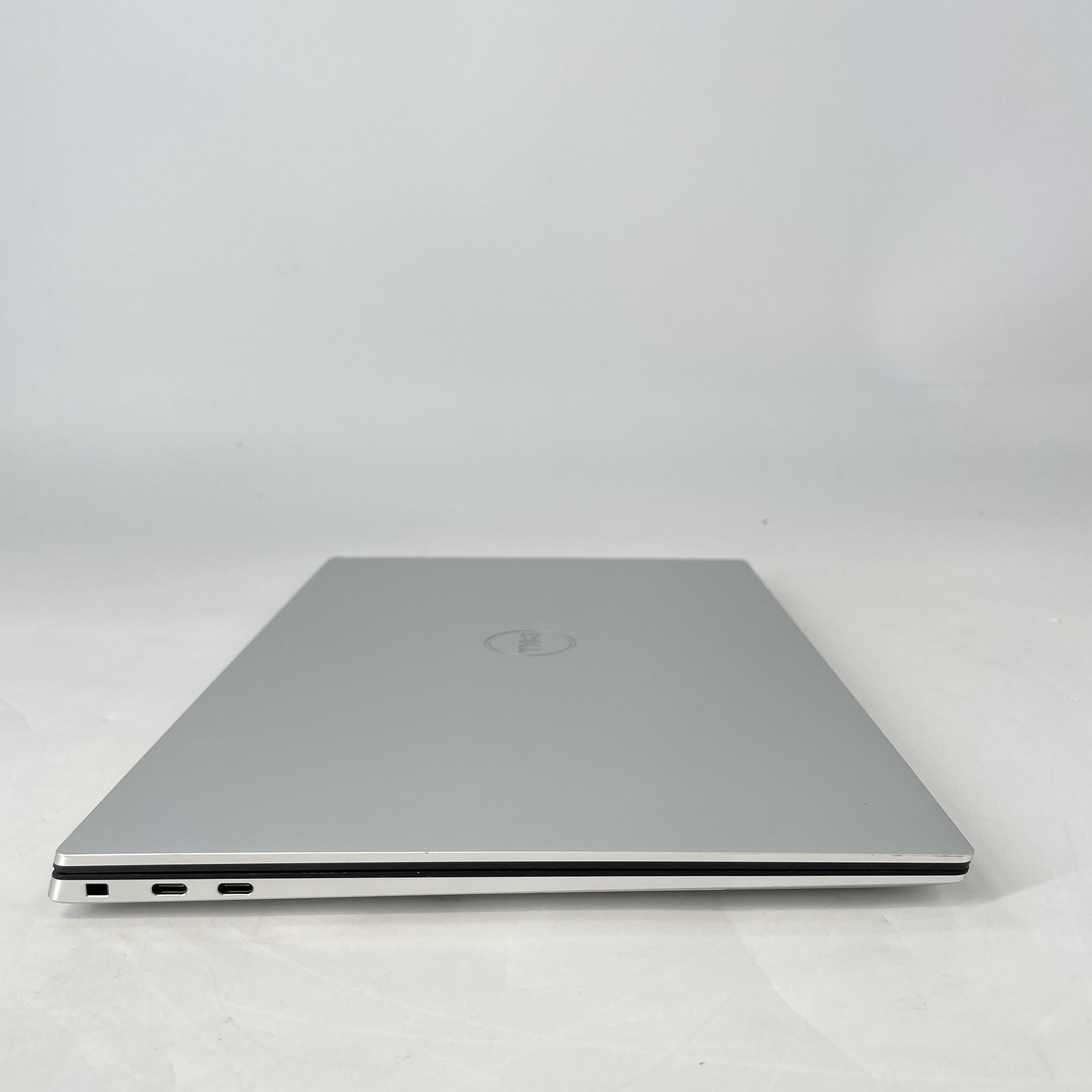 Dell XPS 15 9520 Silver 2.5 GHz Intel Core i9 12th Gen. 32GB RAM 1TB Solid State Drive NVIDIA GeForce RTX 3050 Ti 4 GB
