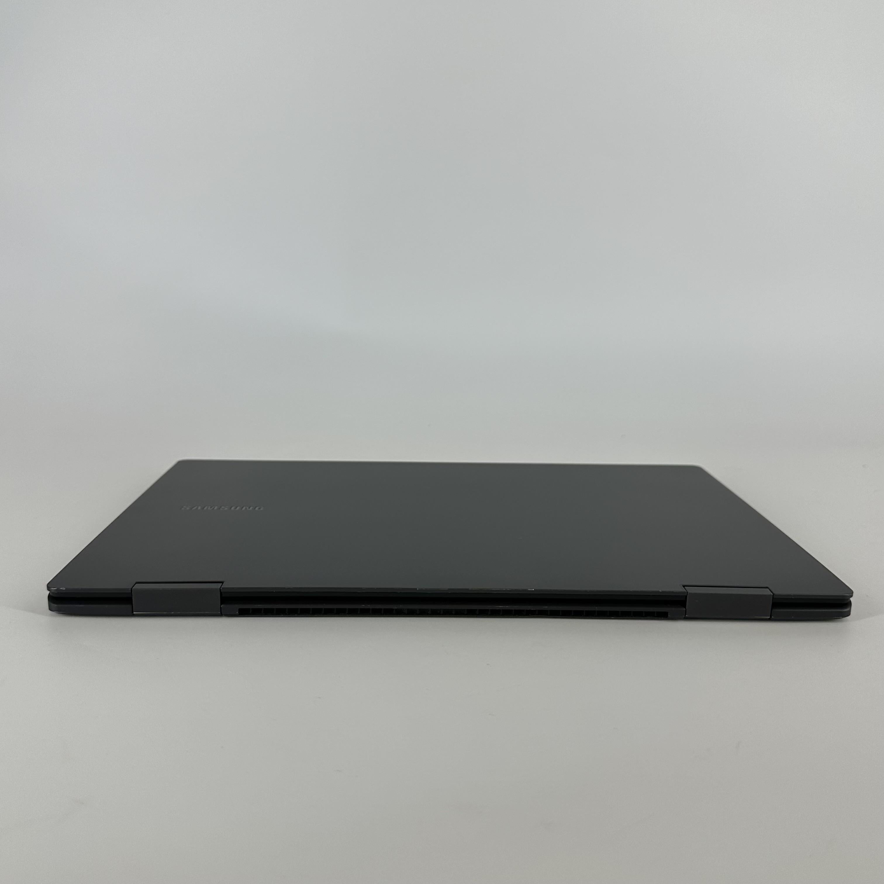 Samsung Galaxy Book2 360 13.3 Graphite WiFi 2.5 GHz Intel Core i7 12th Gen. 16GB RAM 512GB Solid State Drive