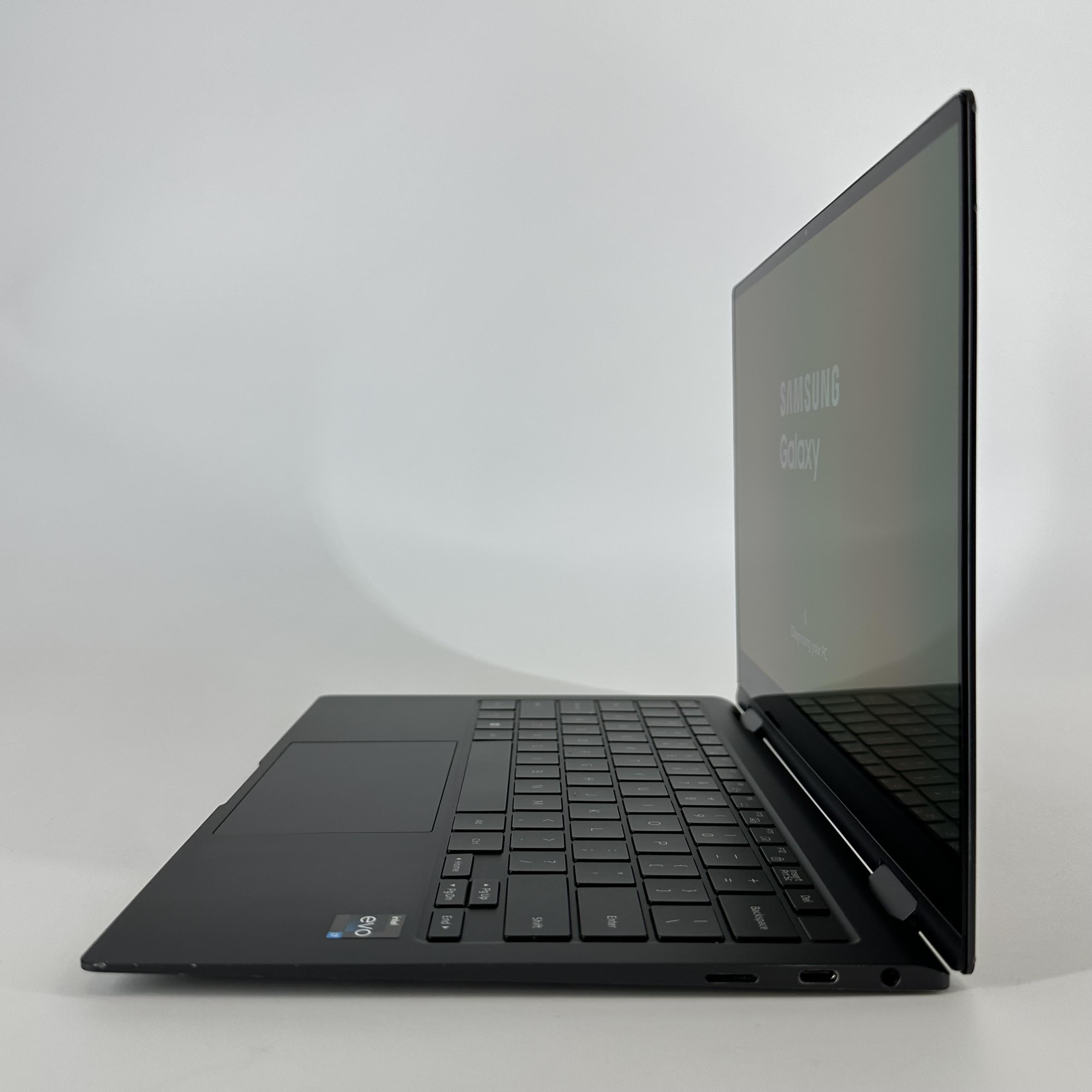 Samsung Galaxy Book2 360 13.3 Graphite WiFi 2.5 GHz Intel Core i7 12th Gen. 16GB RAM 512GB Solid State Drive