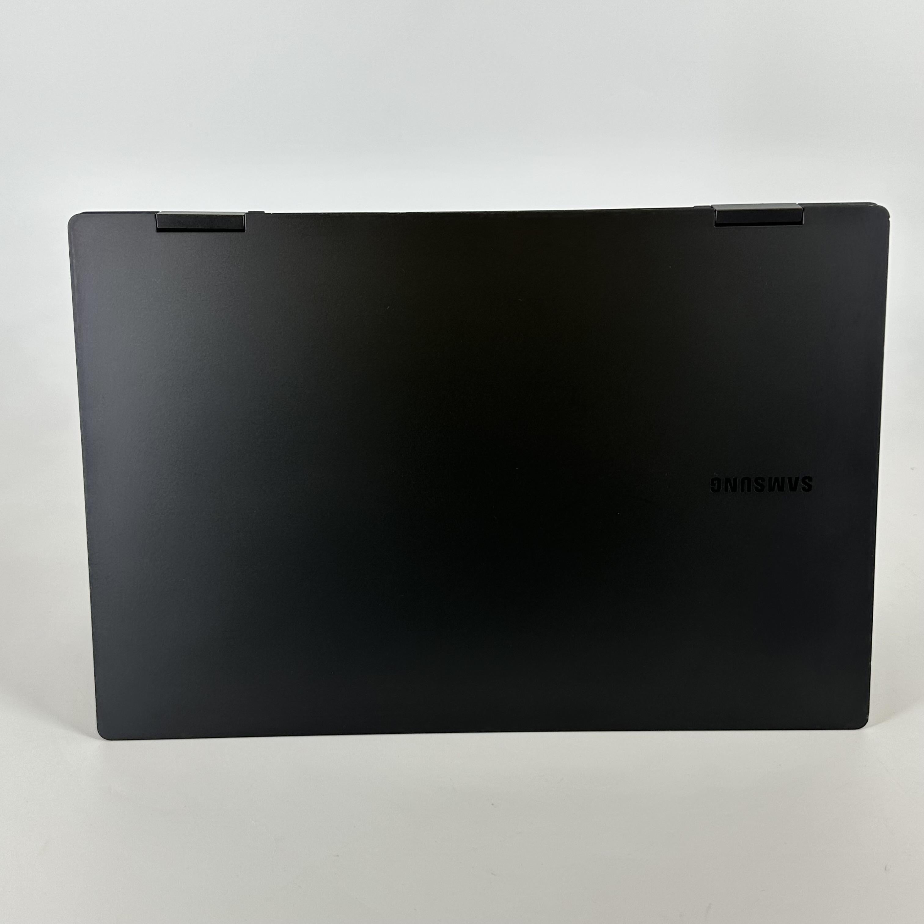 Samsung Galaxy Book2 360 13.3 Graphite WiFi 2.5 GHz Intel Core i7 12th Gen. 16GB RAM 512GB Solid State Drive