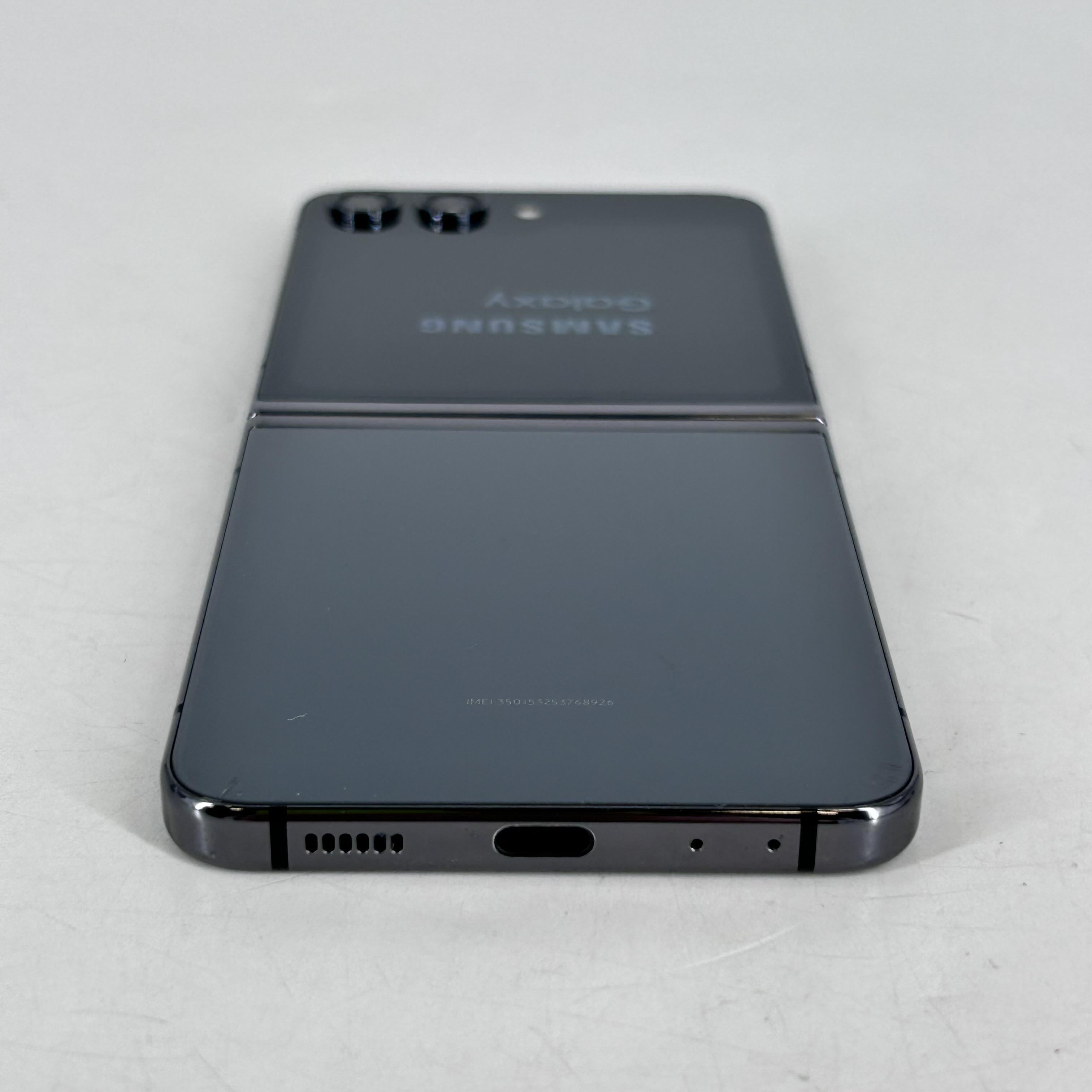 Galaxy Z Flip5 256GB Graphite (GSM Unlocked)