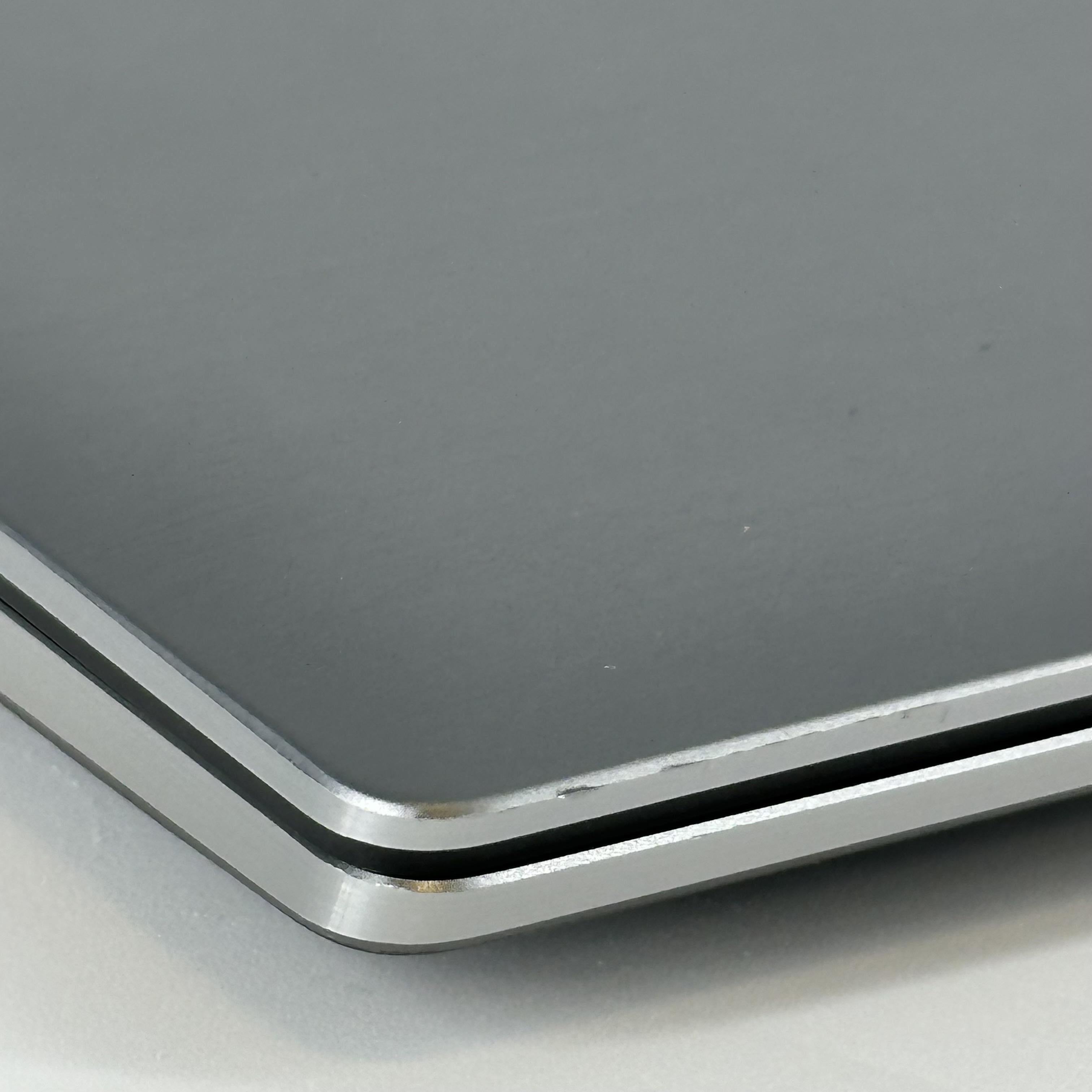 Dell Latitude 9420 (2-in-1) 14 Gray 3.0 GHz Intel Core i7 11th Gen. 32GB RAM 1TB Solid State Drive