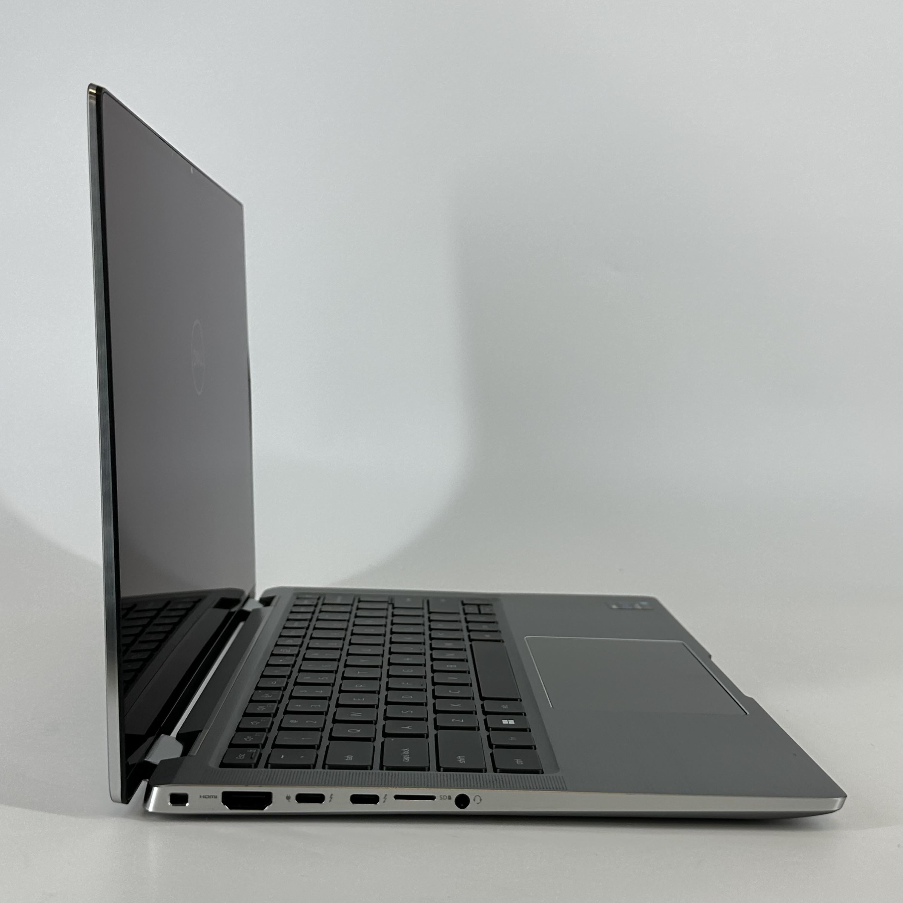 Dell Latitude 9420 (2-in-1) 14 Gray 3.0 GHz Intel Core i7 11th Gen. 32GB RAM 1TB Solid State Drive