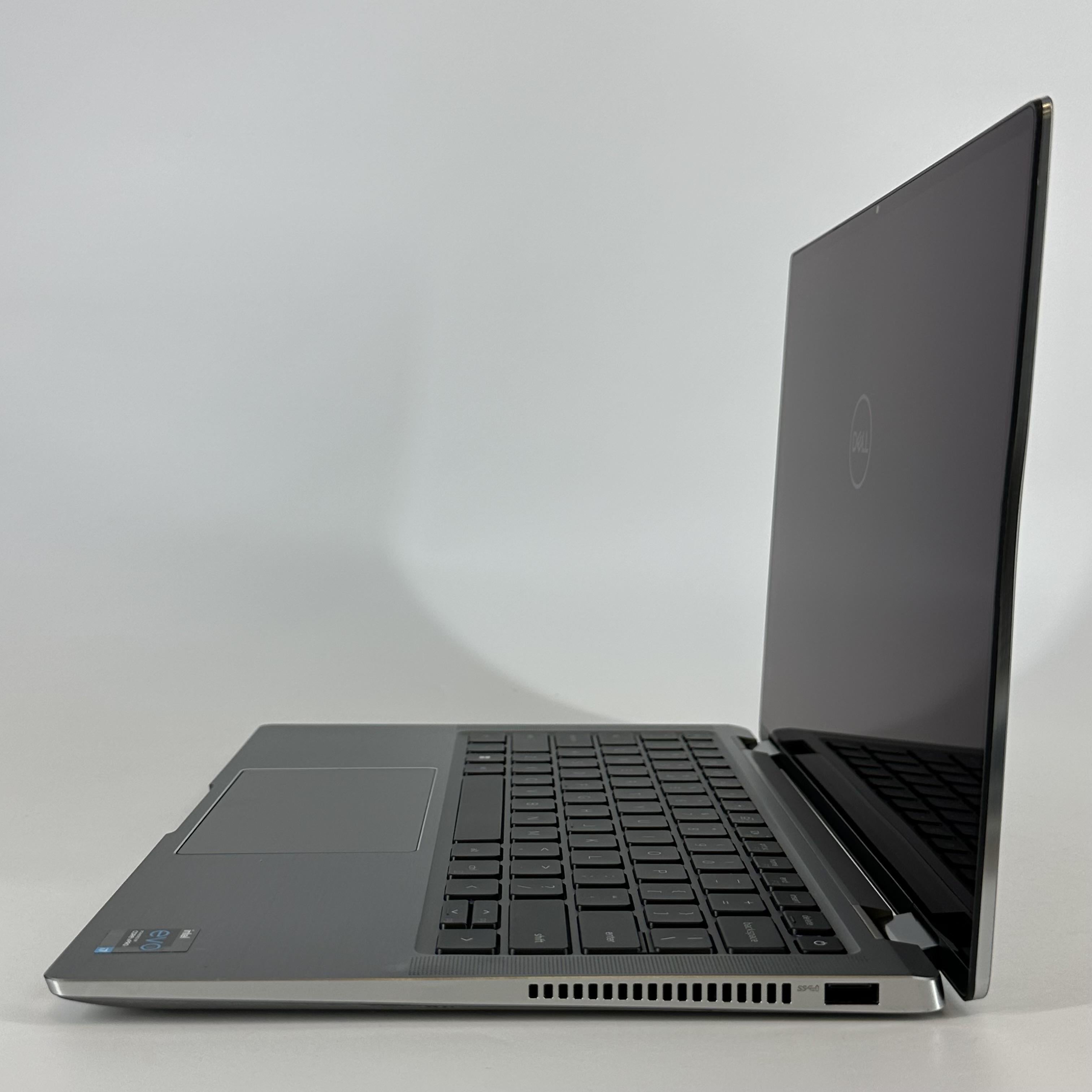 Dell Latitude 9420 (2-in-1) 14 Gray 3.0 GHz Intel Core i7 11th Gen. 32GB RAM 1TB Solid State Drive