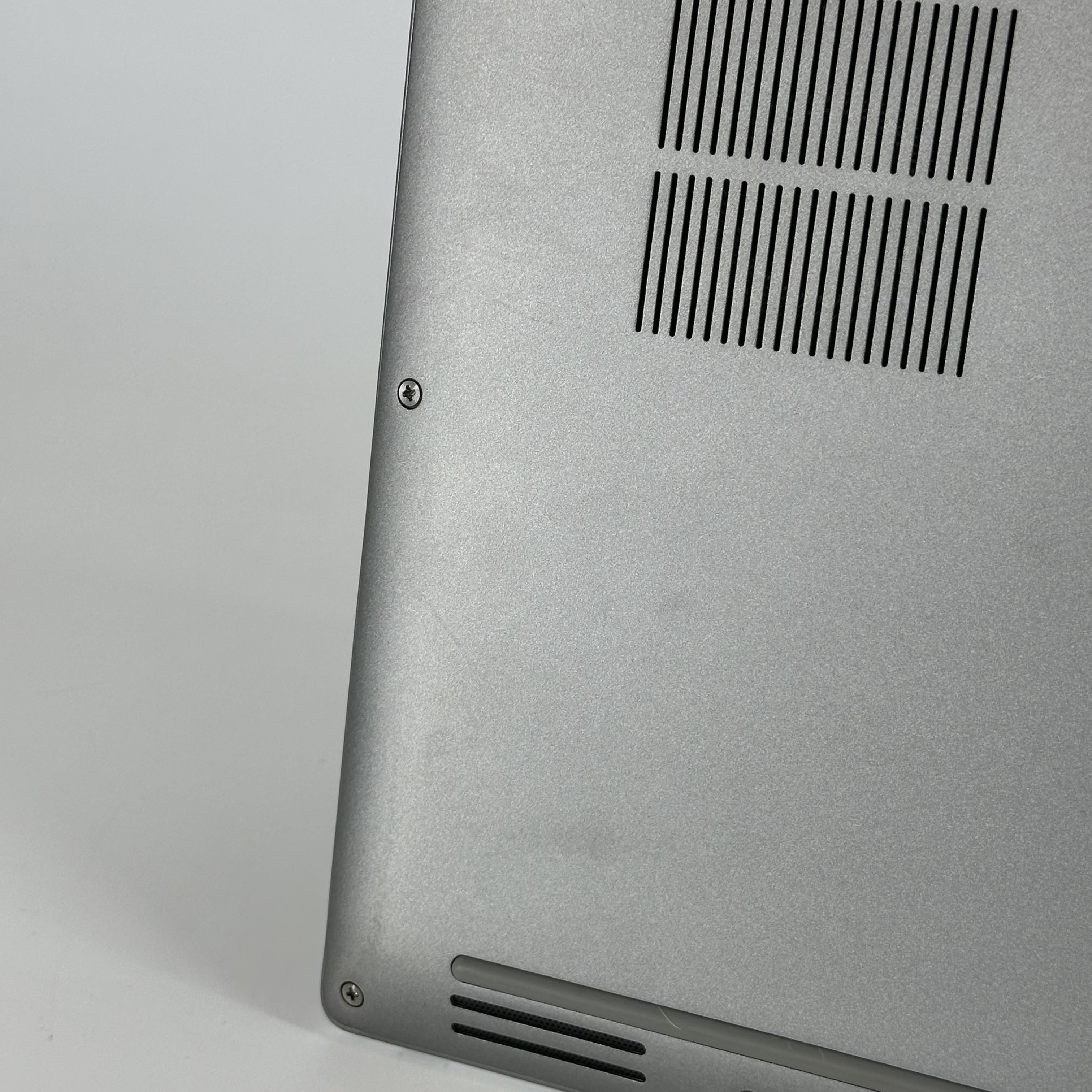 Dell Latitude 9420 (2-in-1) 14 Gray 3.0 GHz Intel Core i7 11th Gen. 32GB RAM 1TB Solid State Drive