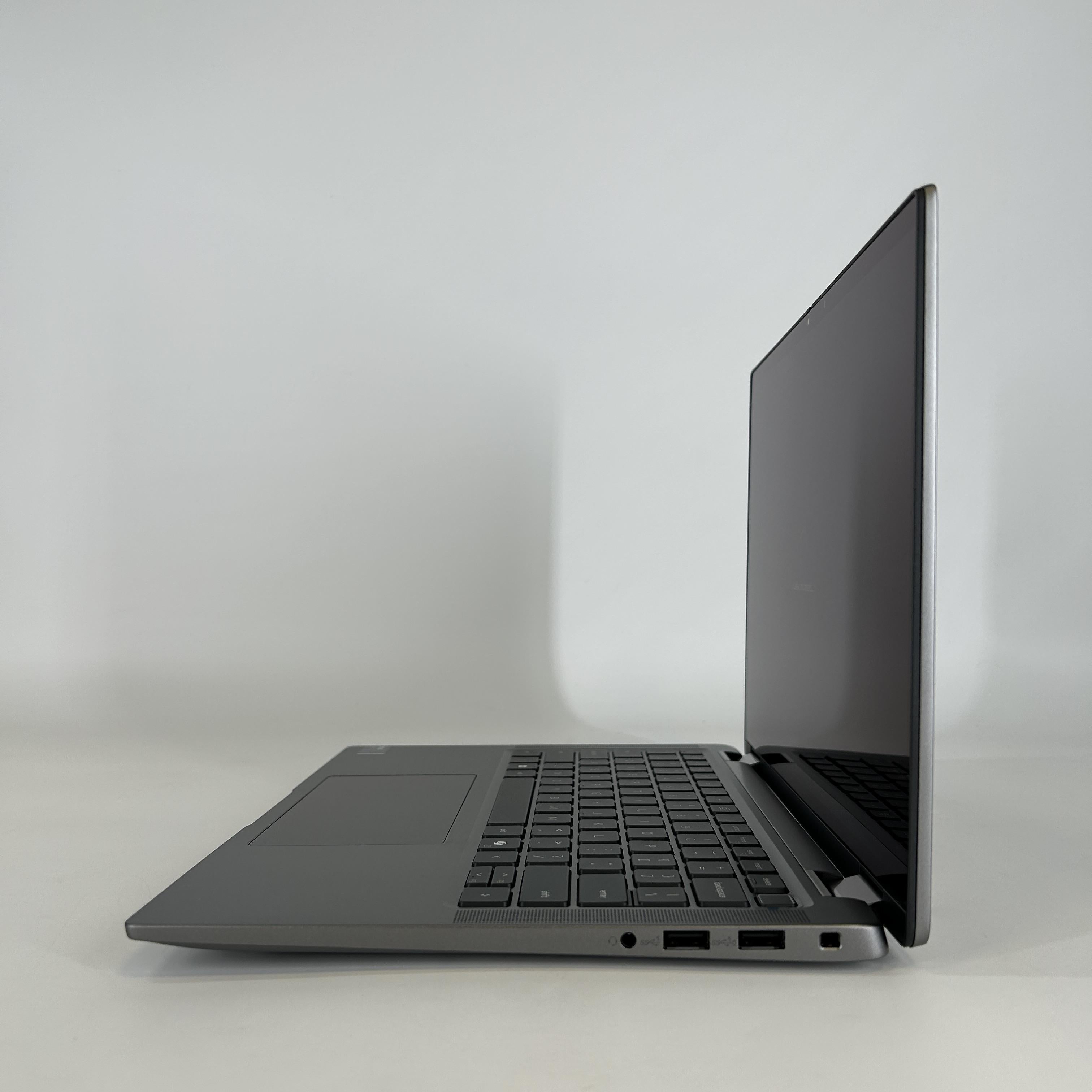 Dell Latitude 7450 (2-in-1) 14 Gray 2.1 GHz Intel Core Ultra 5 16GB RAM 256GB Solid State Drive
