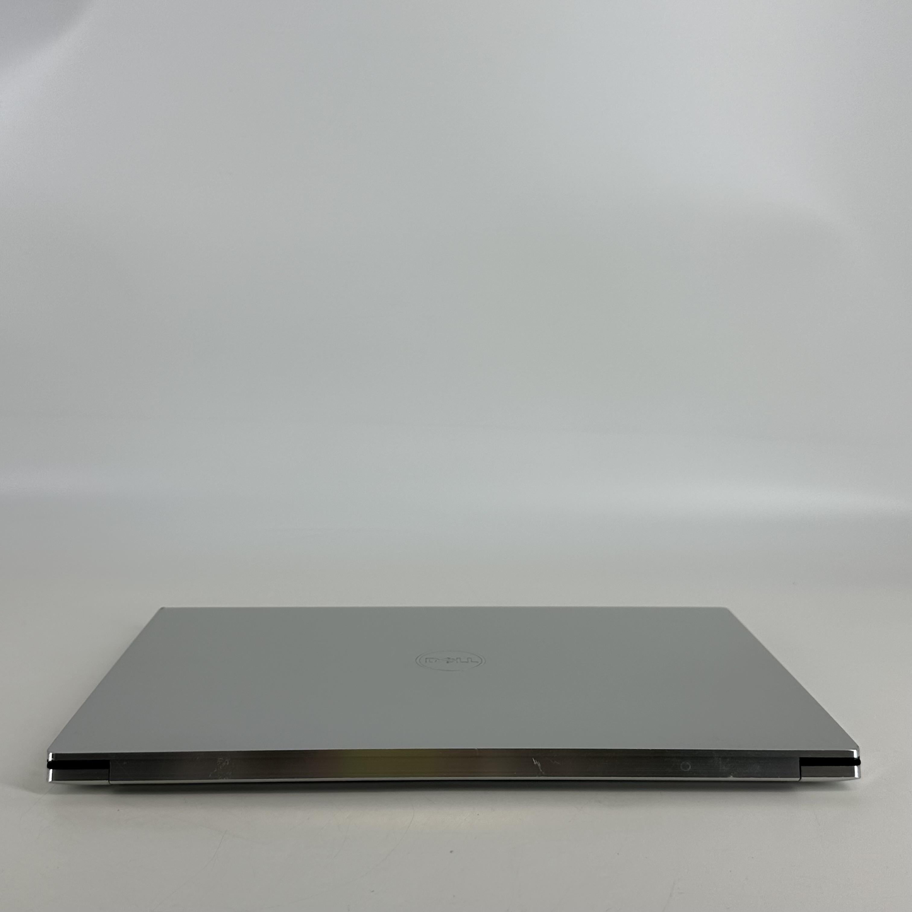 Dell XPS 15 9510 Silver 2.3 GHz Intel Core i7 11th Gen. 32GB RAM 1TB Solid State Drive NVIDIA GeForce RTX 3050 Ti 4 GB